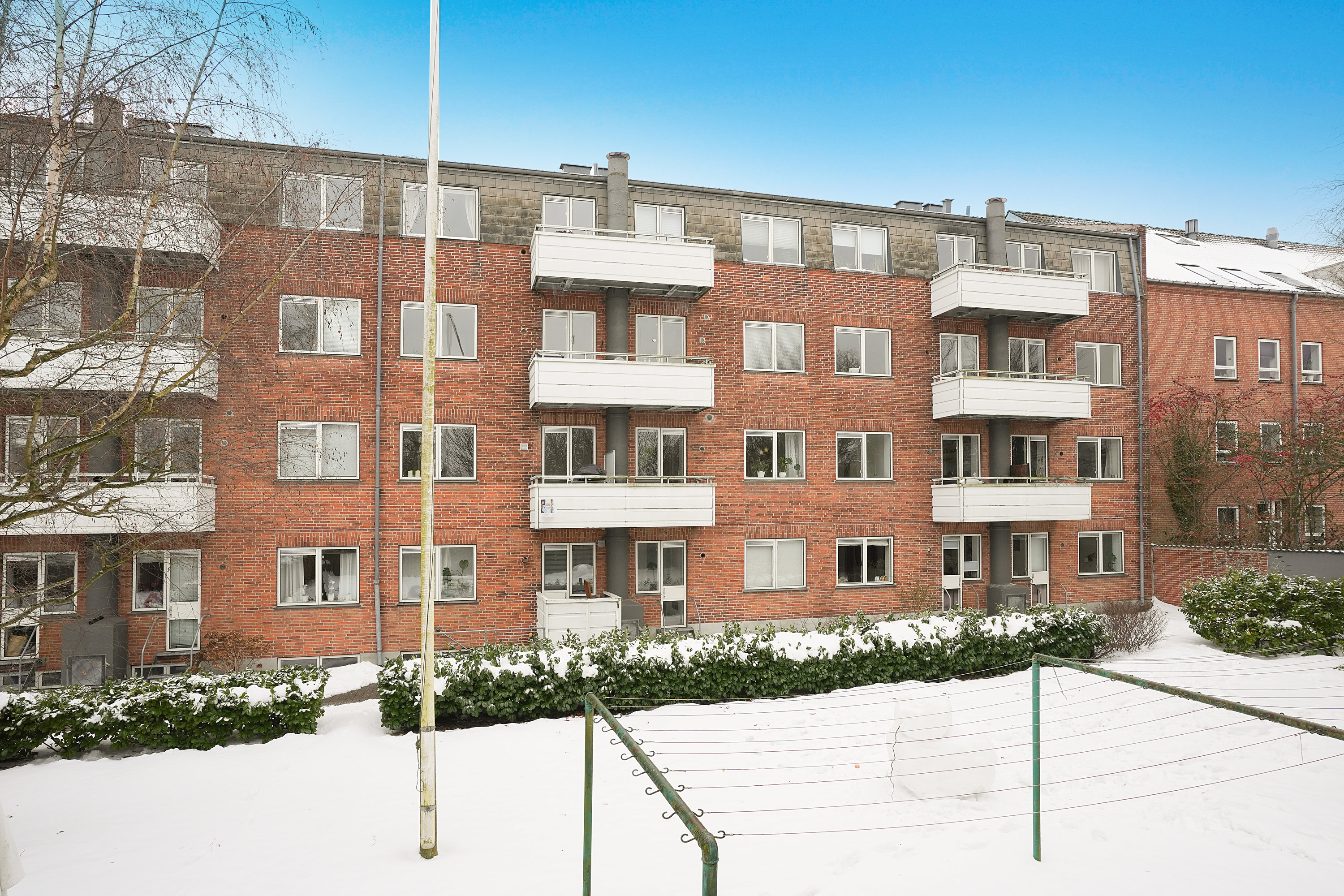 Fremhævet ejendommen billede i fuldskærmstilstand. Billede af Jernbane Allé 24A, 3. th., 2720 Vanløse