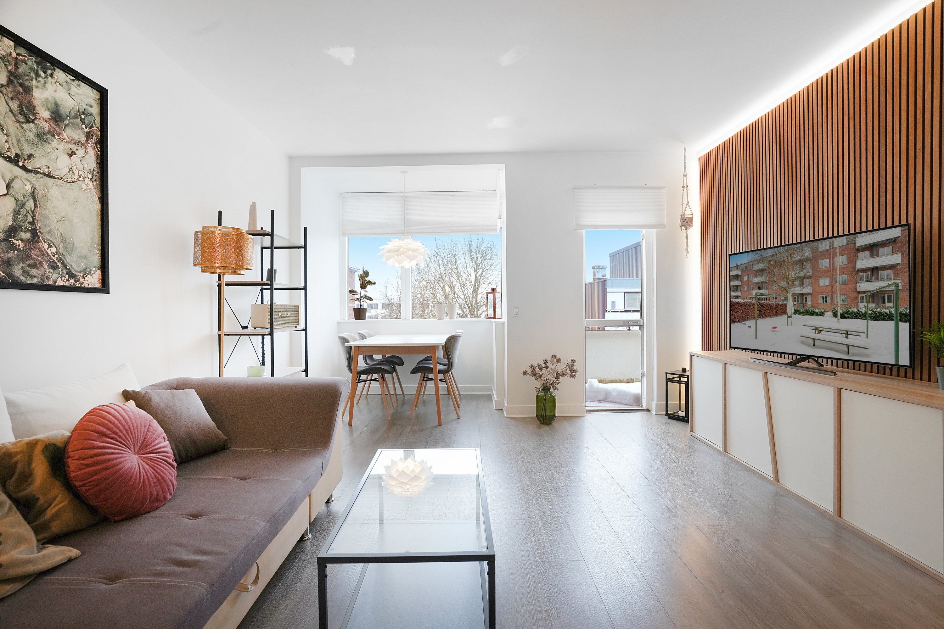 Fremhævet stue billede i fuldskærmstilstand. Billede af Jernbane Allé 24A, 3. th., 2720 Vanløse