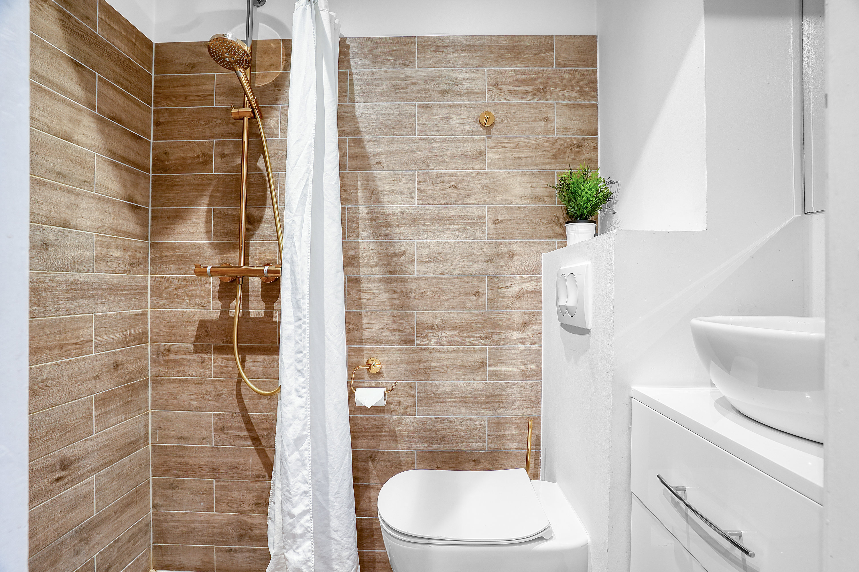 Fremhævet badeværelse billede i fuldskærmstilstand. Billede af Jernbane Allé 24A, 3. th., 2720 Vanløse