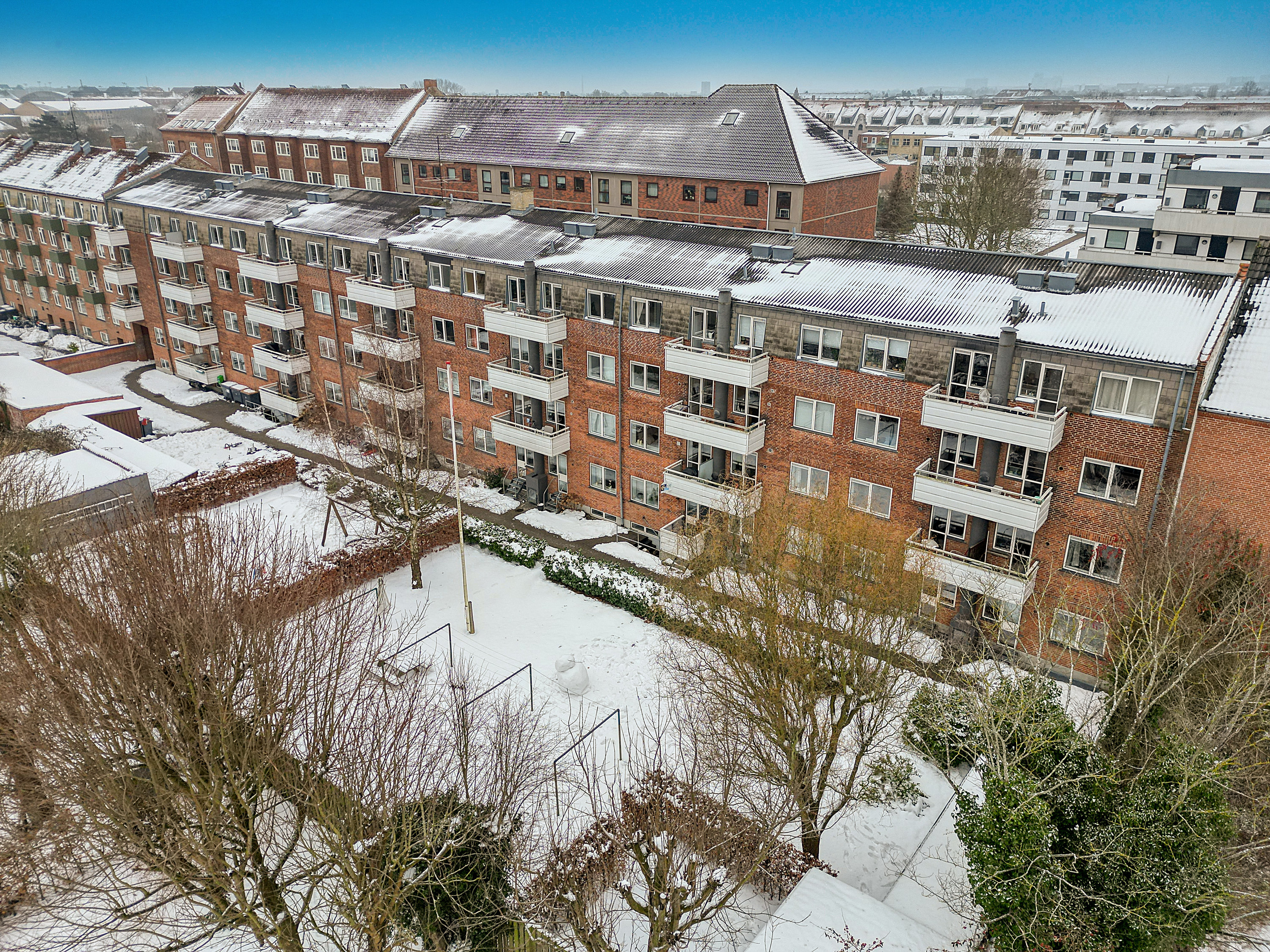 Fremhævet luftfoto billede i fuldskærmstilstand. Billede af Jernbane Allé 24A, 3. th., 2720 Vanløse