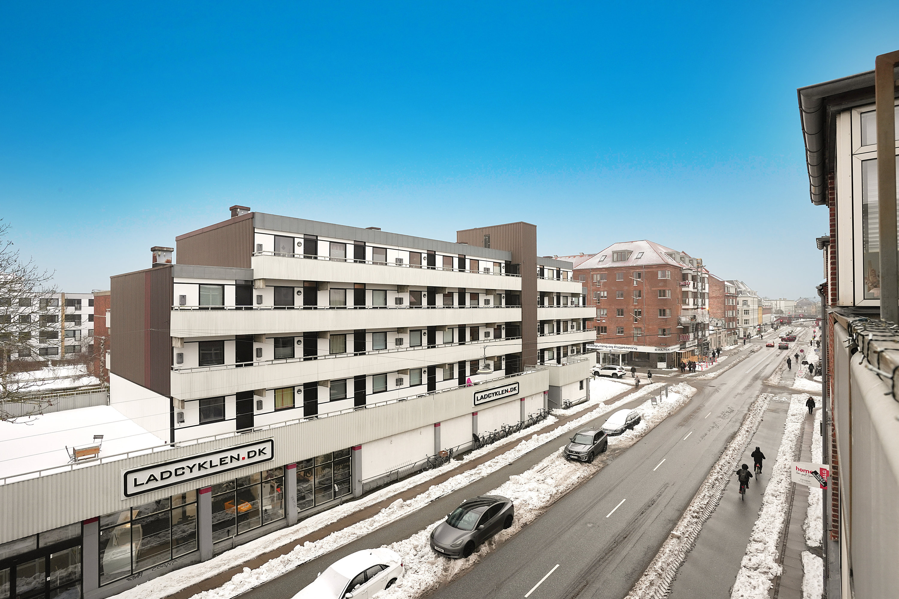 Fremhævet udsigt billede i fuldskærmstilstand. Billede af Jernbane Allé 24A, 3. th., 2720 Vanløse