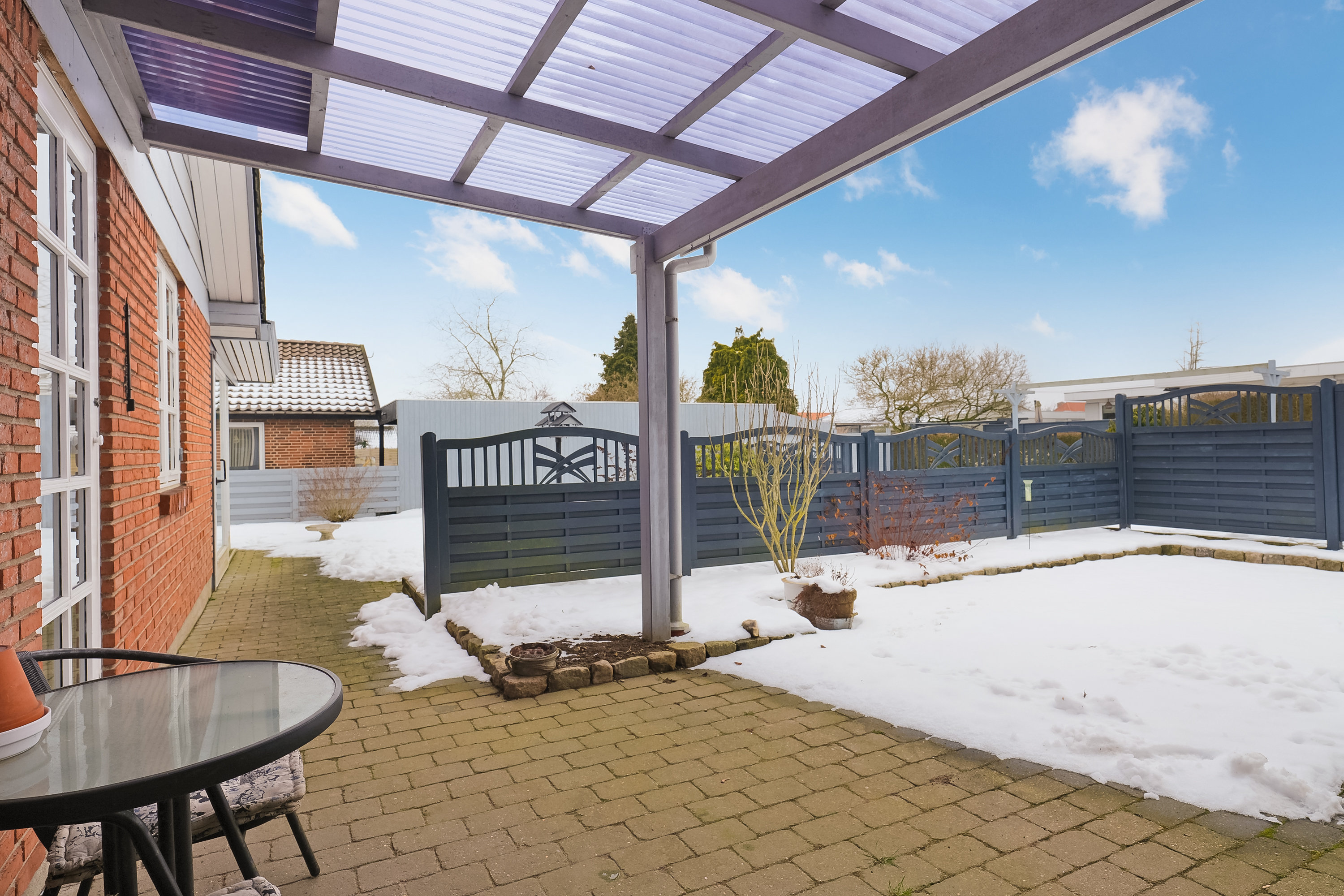Fremhævet overdækket terrasse billede i fuldskærmstilstand. Billede af Æblehaven 4, 5683 Haarby