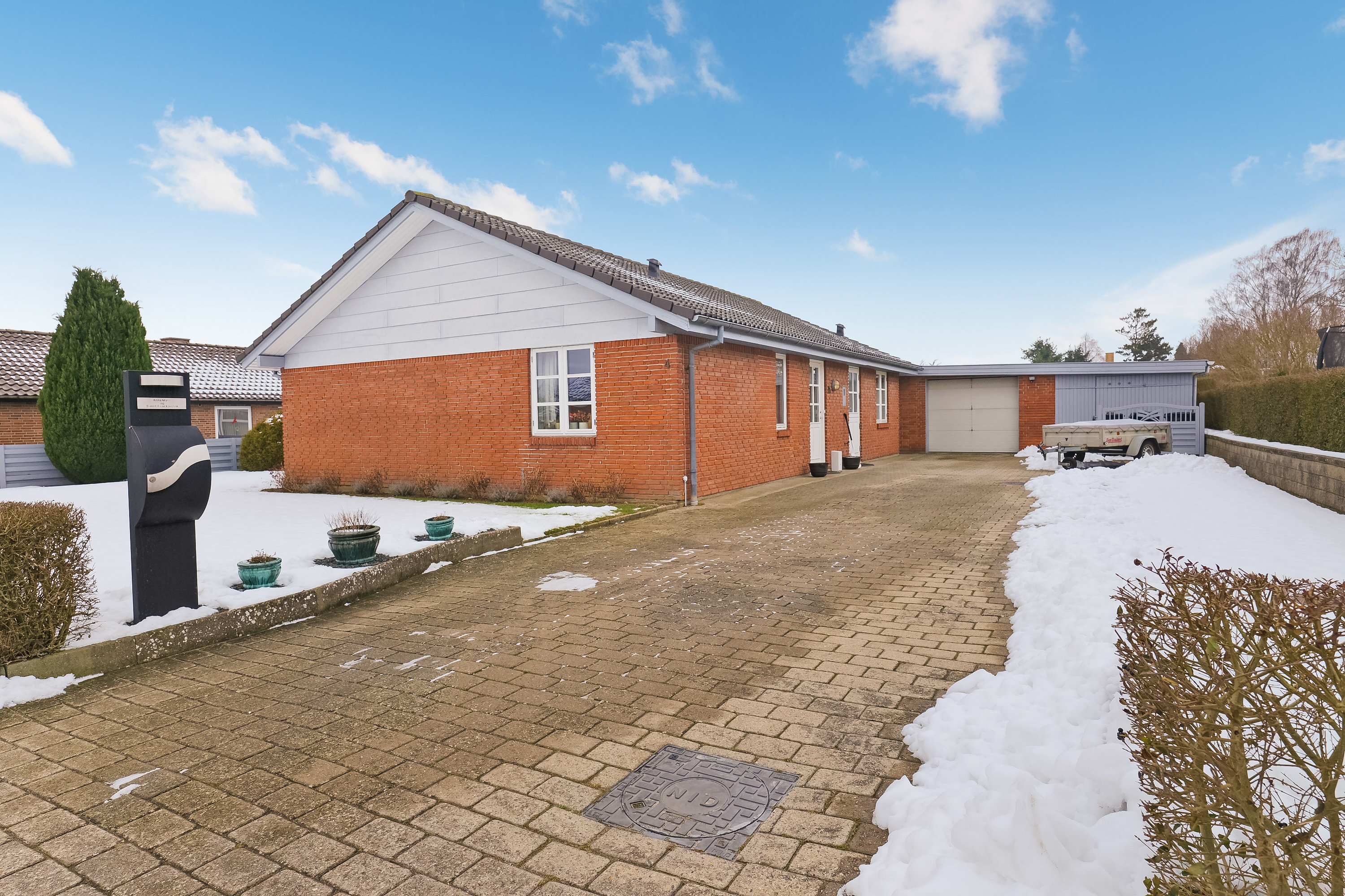 Villa: Facade på Æblehaven 4, 5683 Haarby