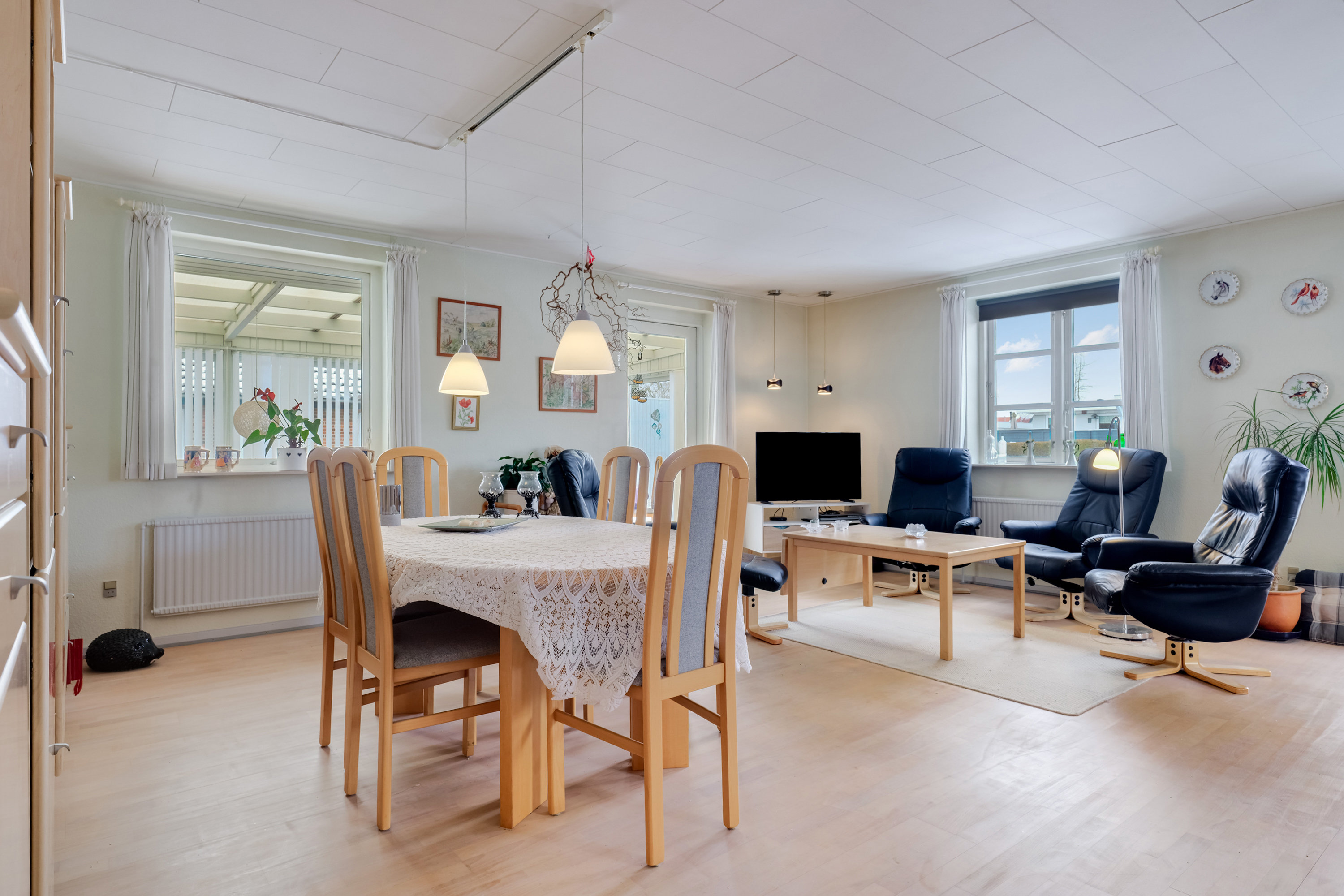 Fremhævet stue billede i fuldskærmstilstand. Billede af Æblehaven 4, 5683 Haarby