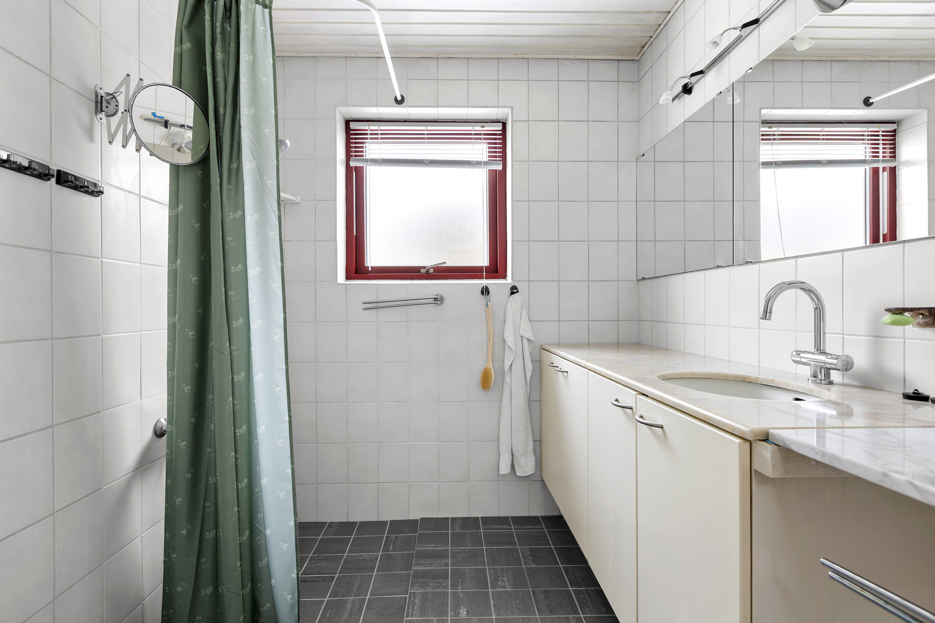 Fremhævet badeværelse billede i fuldskærmstilstand. Billede af Lyshøj 7, 4220 Korsør