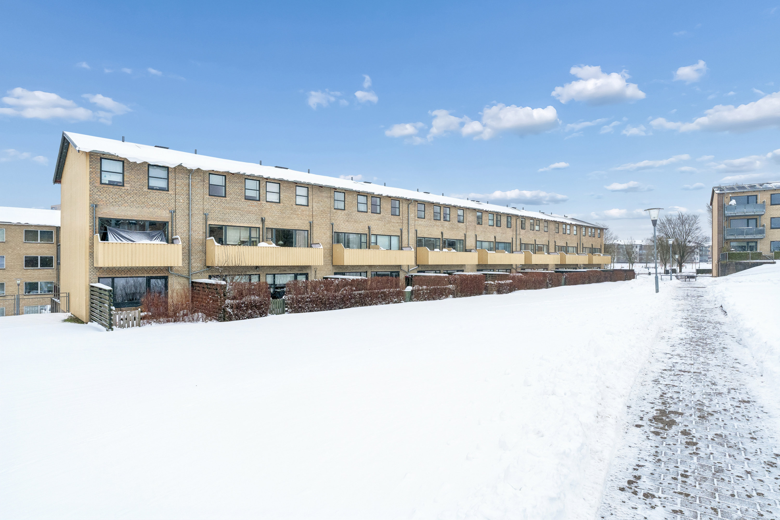 Fremhævet andet billede i fuldskærmstilstand. Billede af Roald Amundsens Vej 11, st.., 9210 Aalborg SØ