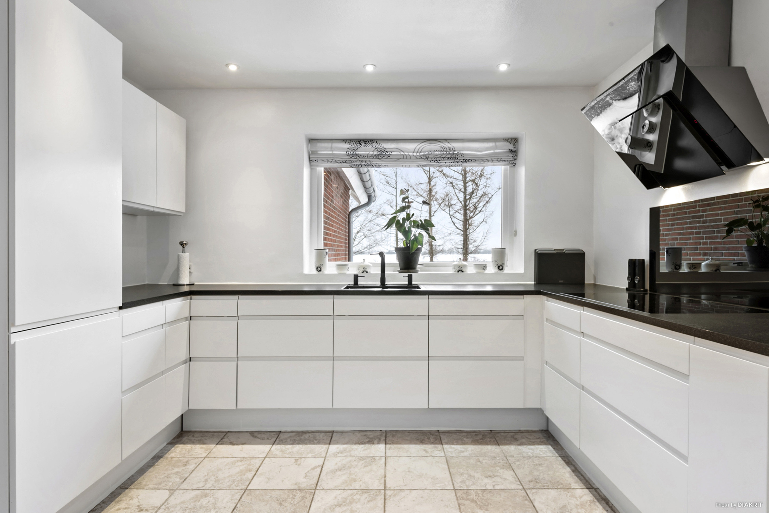 Fremhævet køkken billede i fuldskærmstilstand. Billede af Alminde 9, Enderslev, 4652 Hårlev