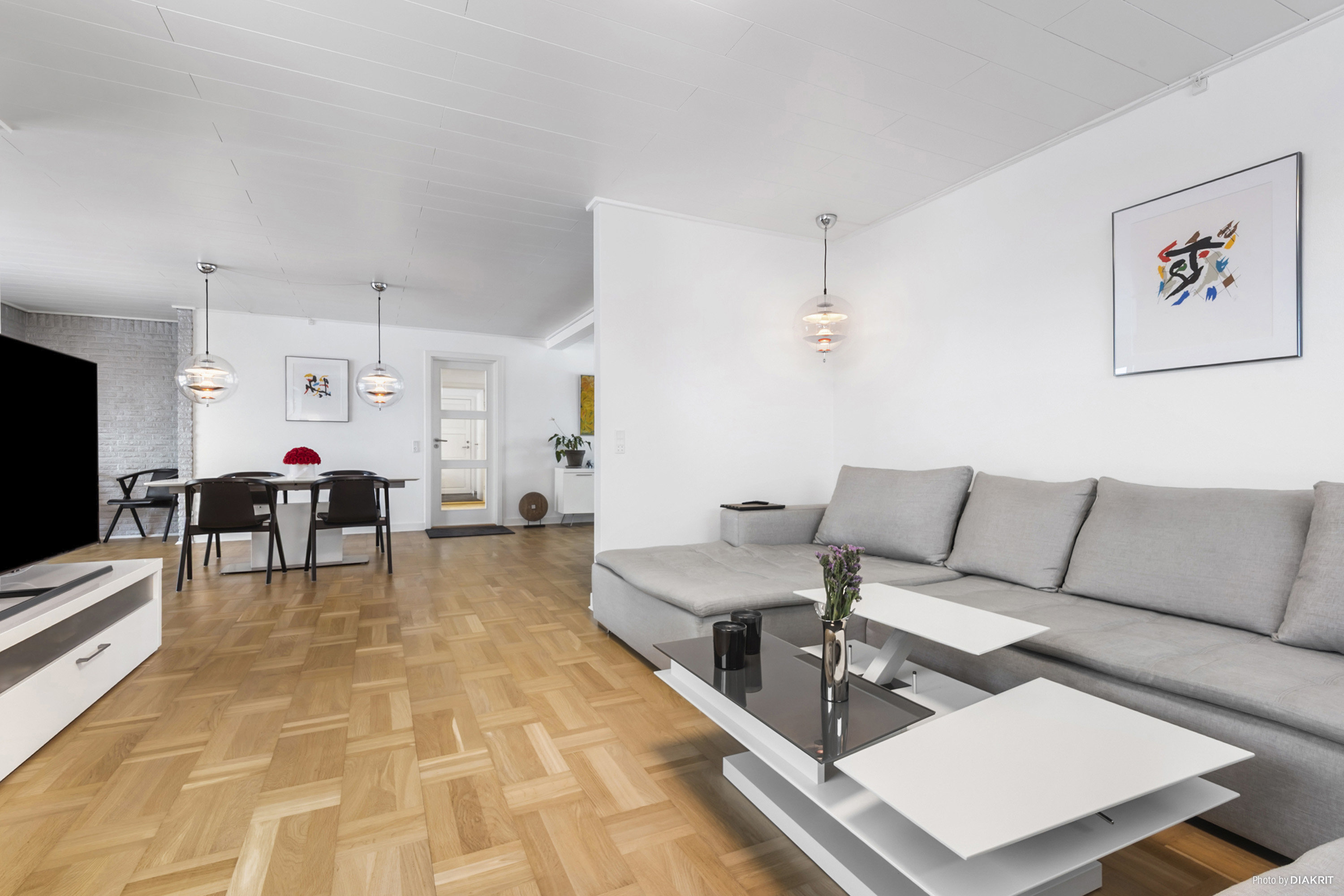 Fremhævet stue billede i fuldskærmstilstand. Billede af Alminde 9, Enderslev, 4652 Hårlev