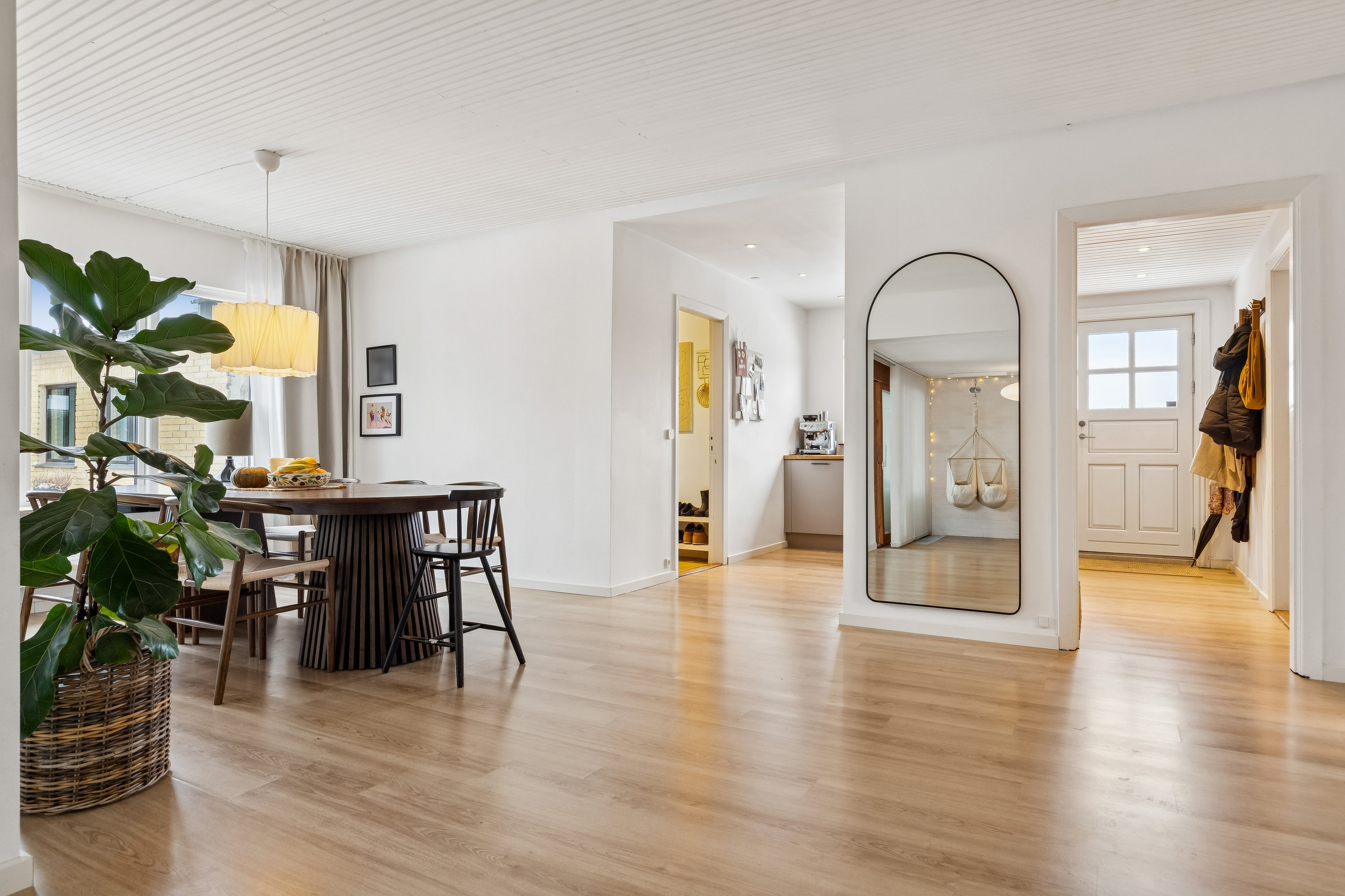 Fremhævet stue billede i fuldskærmstilstand. Billede af Grindsted Alle 1, 2770 Kastrup