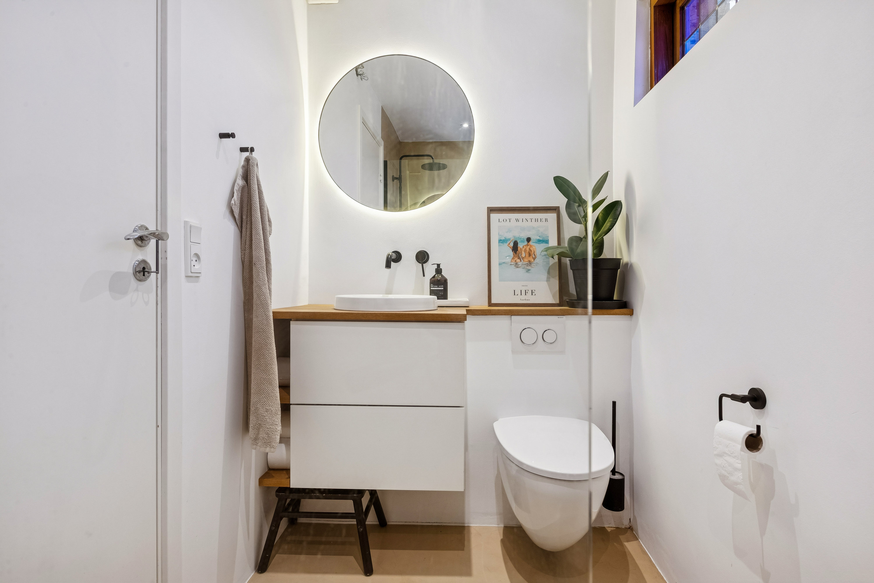 Fremhævet badeværelse billede i fuldskærmstilstand. Billede af Grindsted Alle 1, 2770 Kastrup