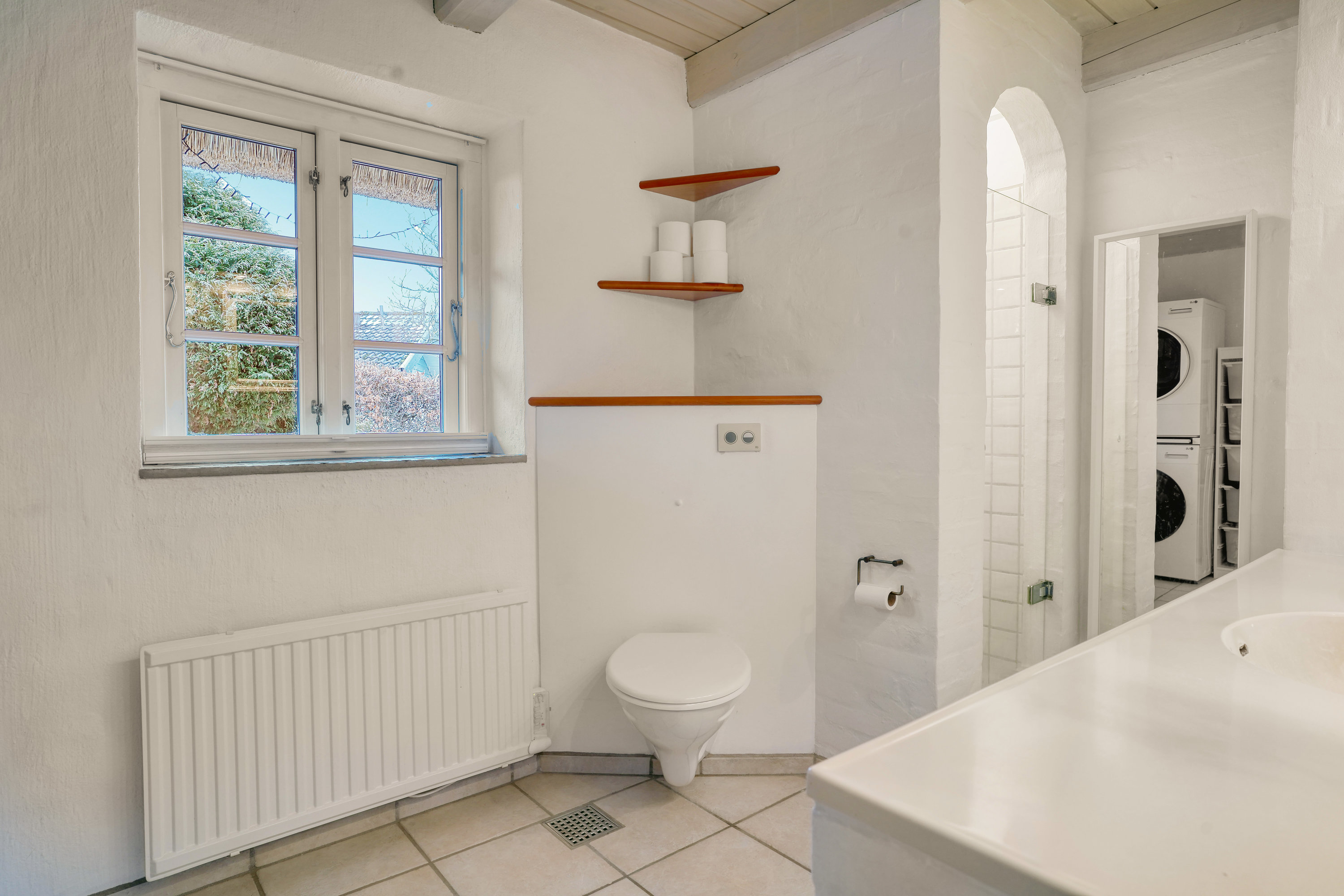 Fremhævet badeværelse billede i fuldskærmstilstand. Billede af Gammel Engvej 21, 3330 Gørløse