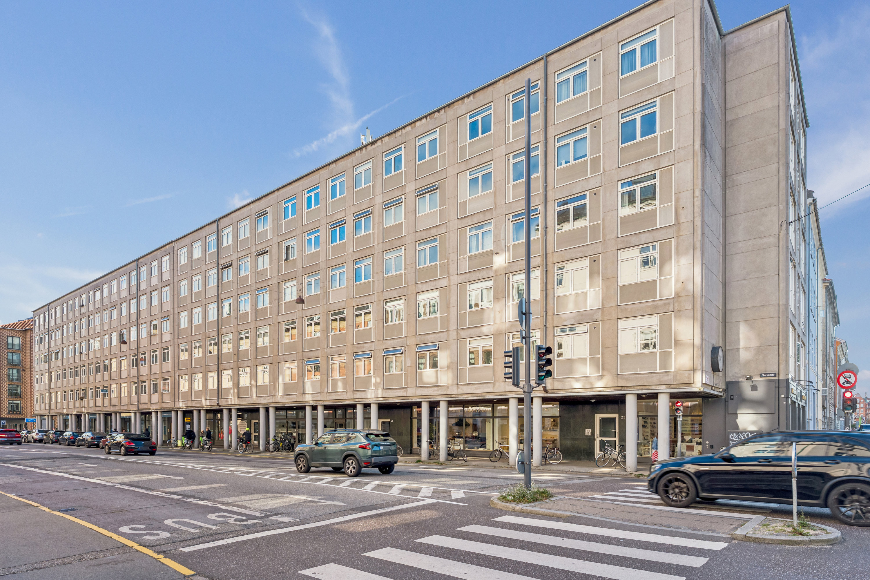 Fremhævet ejendom 1 billede i fuldskærmstilstand. Billede af Sølvgade 17, 3. tv., 1307 København K