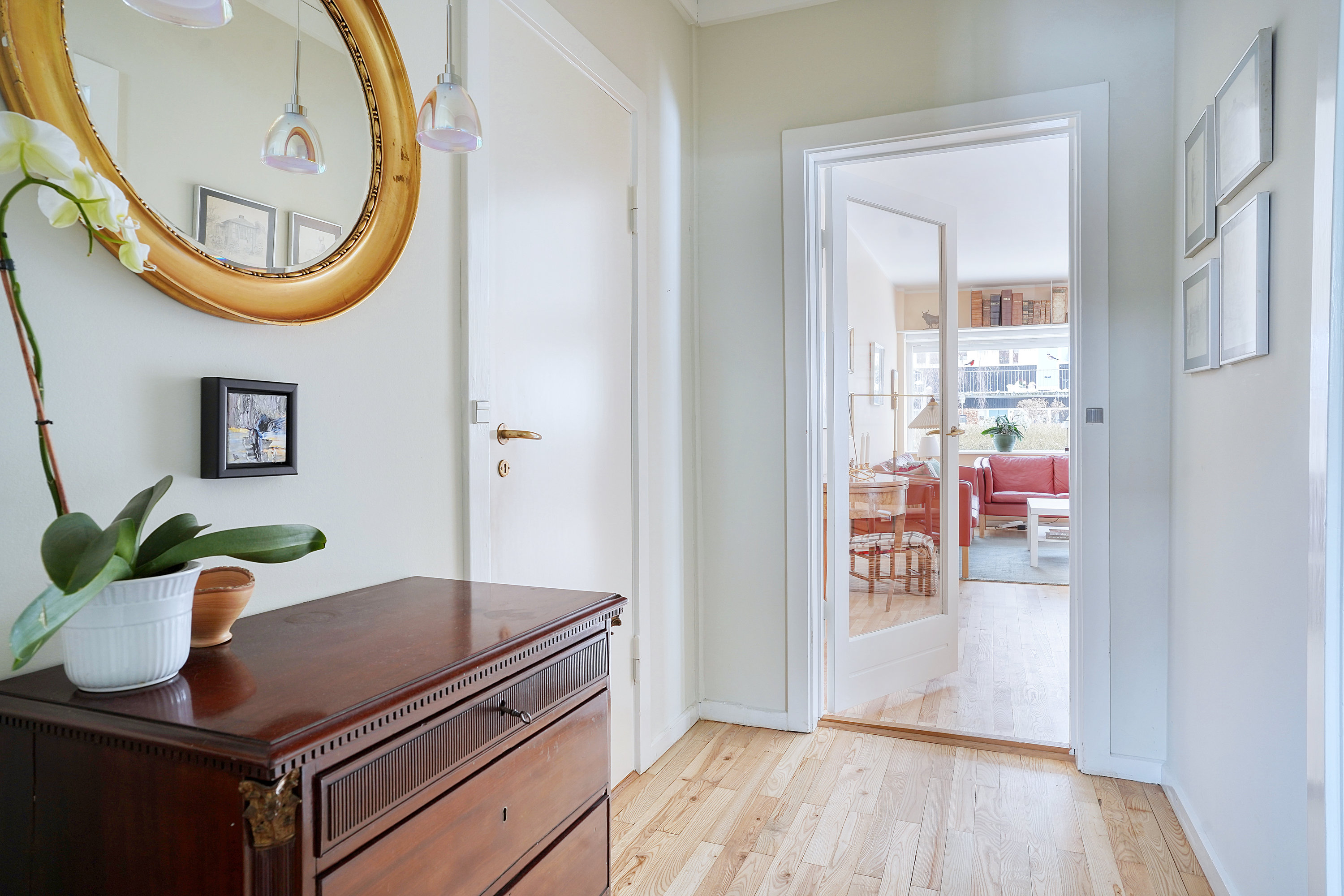 Fremhævet entré billede i fuldskærmstilstand. Billede af Søllerød Park 16, st.. 1., Søllerød, 2840 Holte