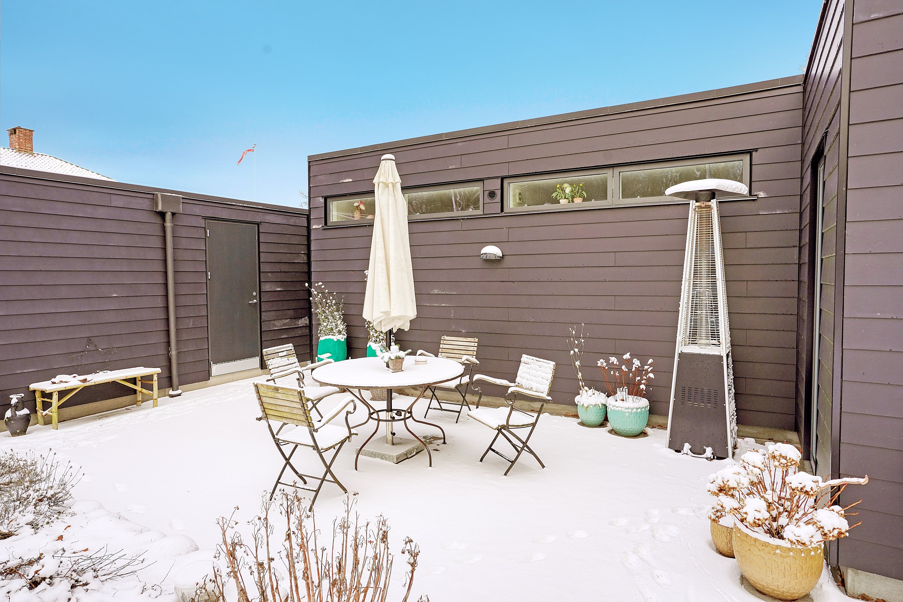 Fremhævet terrasse billede i fuldskærmstilstand. Billede af Nordre Strandvej 25, 3000 Helsingør