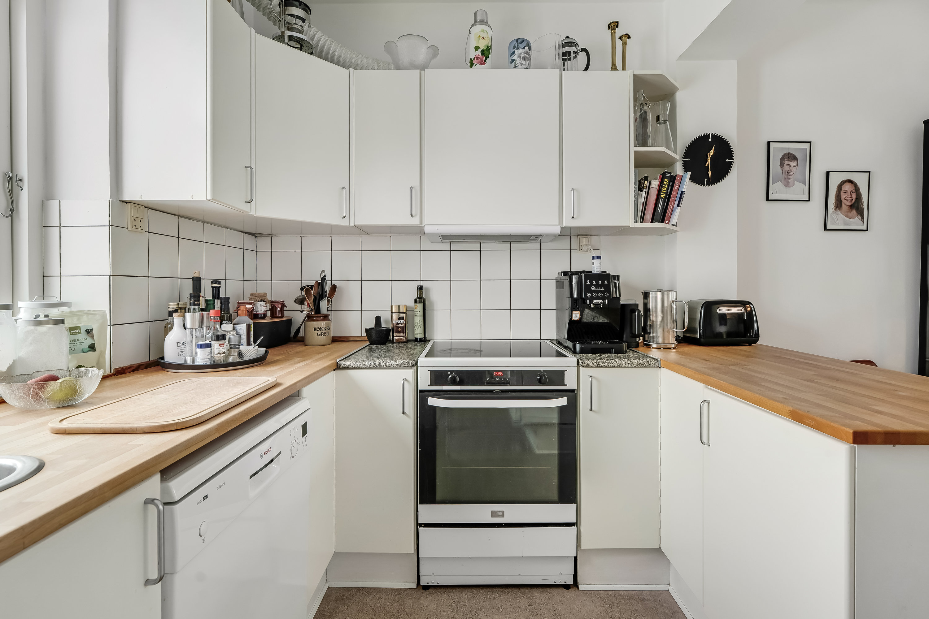 Fremhævet køkken billede i fuldskærmstilstand. Billede af Hasselvej 38, 2830 Virum