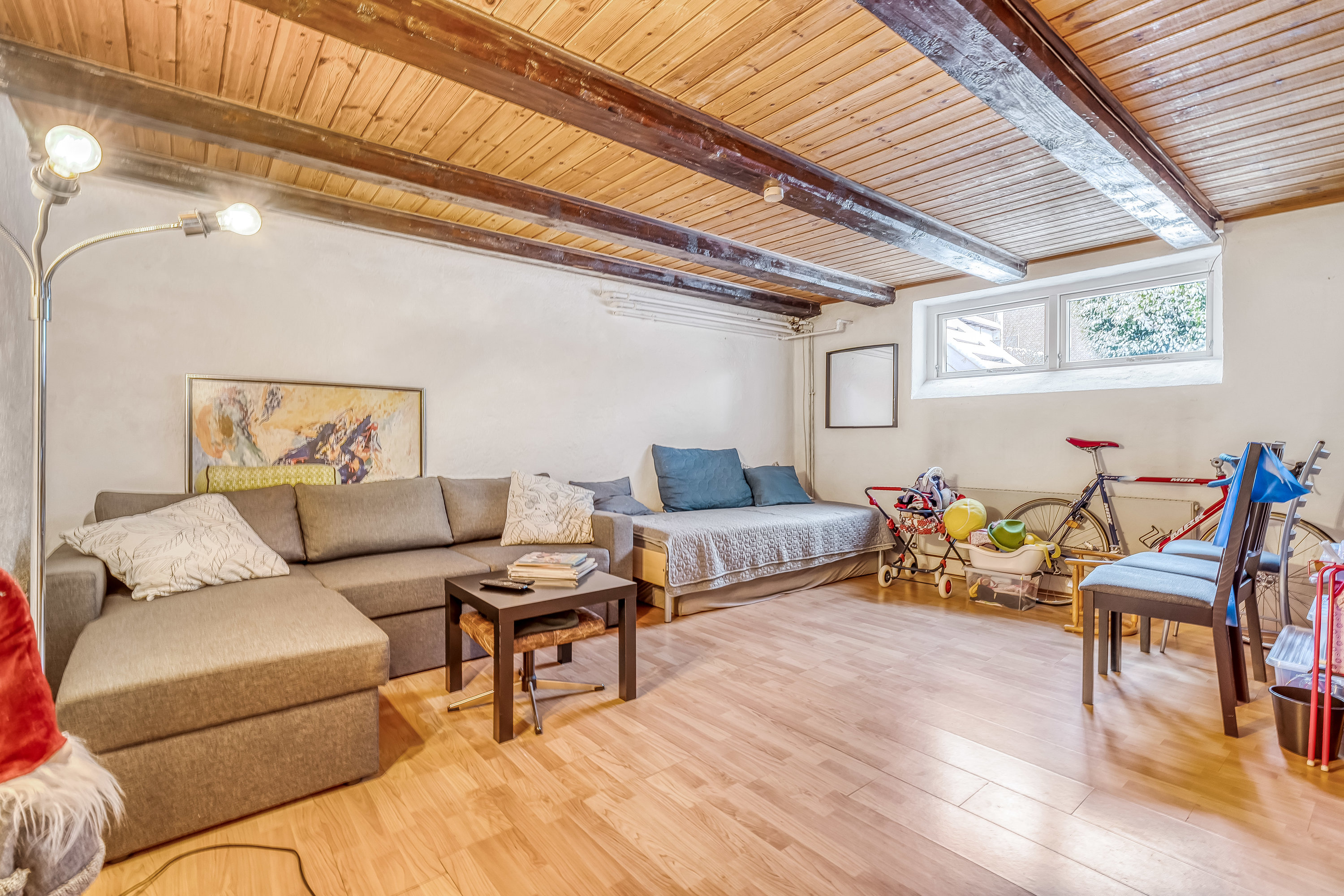 Fremhævet stue billede i fuldskærmstilstand. Billede af Hasselvej 38, 2830 Virum