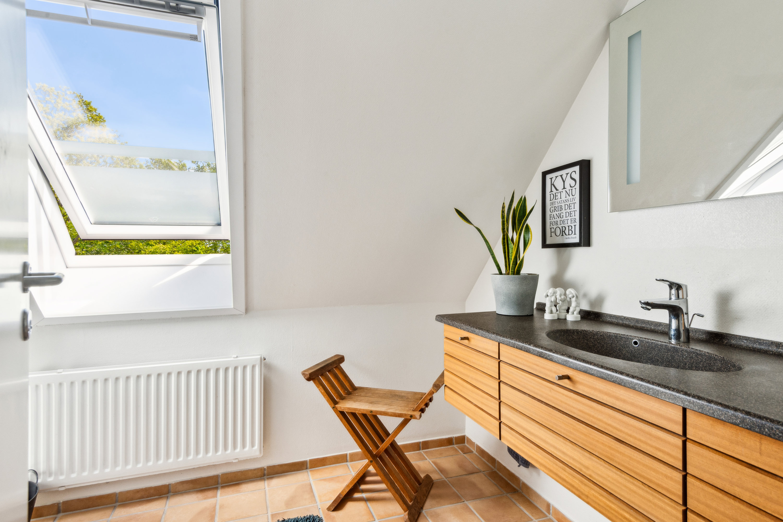 Fremhævet  billede i fuldskærmstilstand. Billede af Jættestuen 26, 9230 Svenstrup J