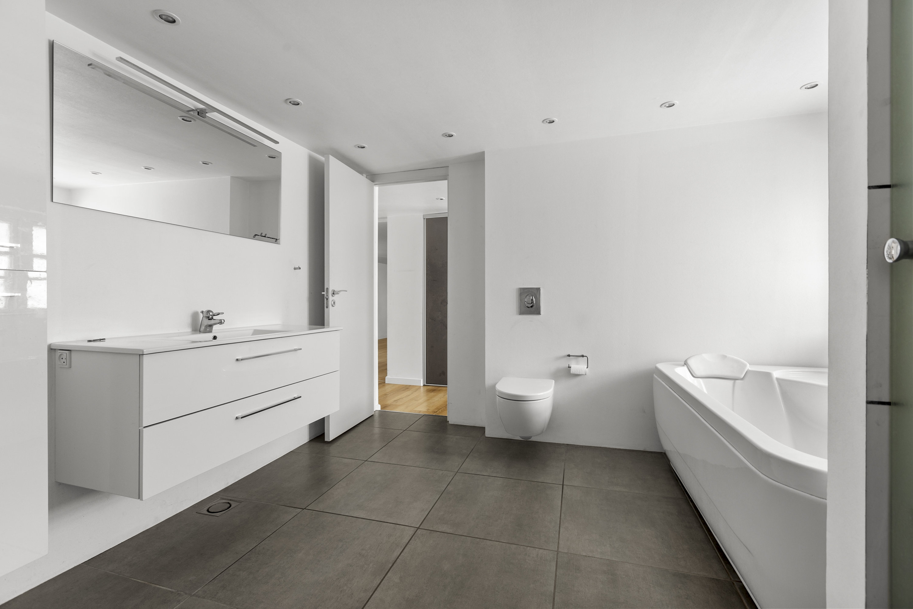 Fremhævet badeværelse billede i fuldskærmstilstand. Billede af Stationsvej 14, 4470 Svebølle