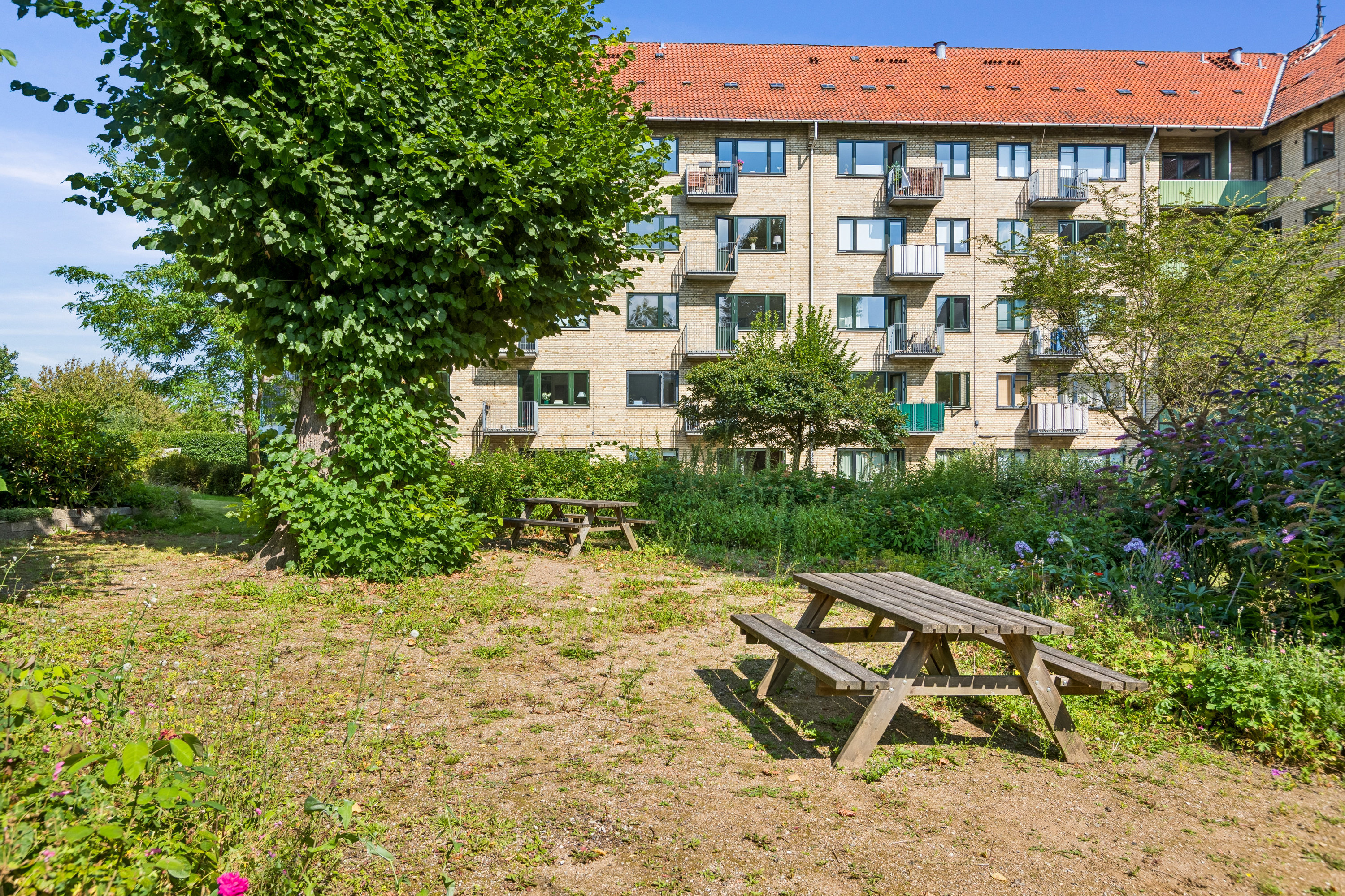 Fremhævet  billede i fuldskærmstilstand. Billede af Skovkrogen 7, st.. th.., 2920 Charlottenlund