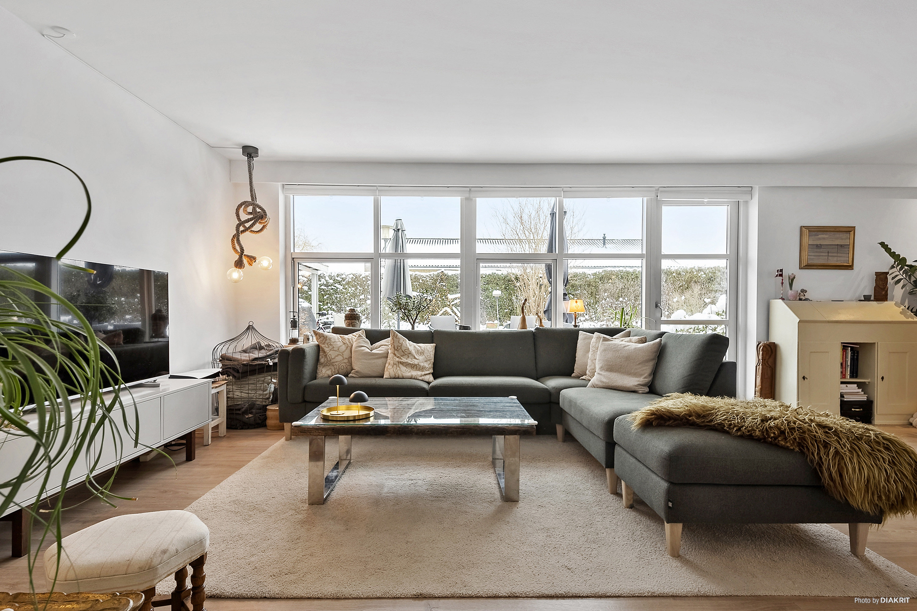 Fremhævet stue billede i fuldskærmstilstand. Billede af Samsøvej 1A, 4600 Køge