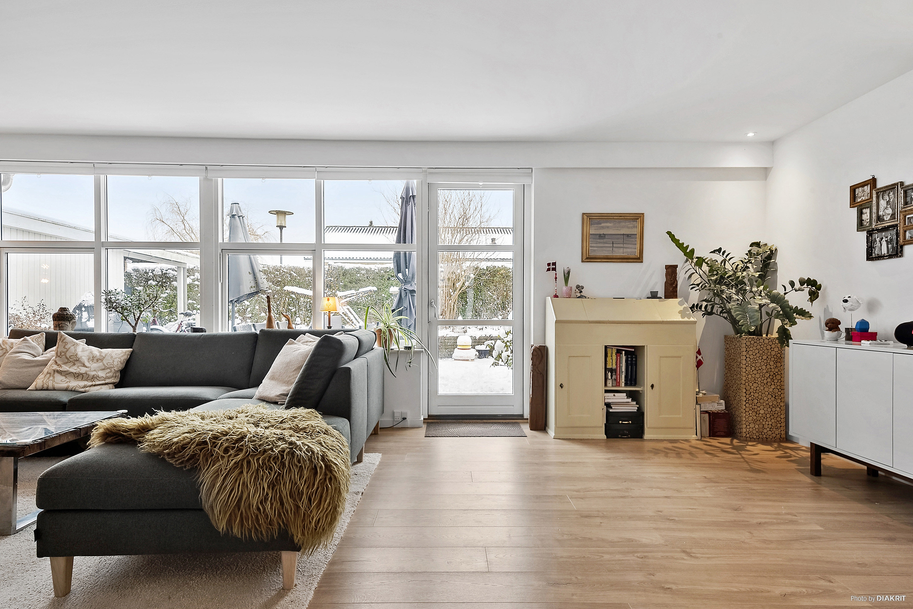 Fremhævet stue billede i fuldskærmstilstand. Billede af Samsøvej 1A, 4600 Køge