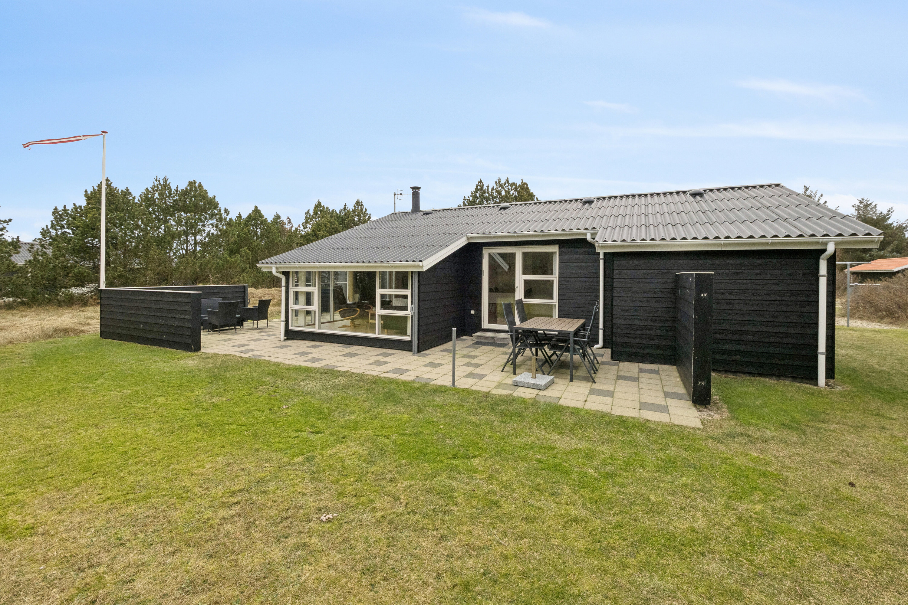 Fritidshus: Set fra vejen på Klemsvej 26D, Vorupør, 7700 Thisted