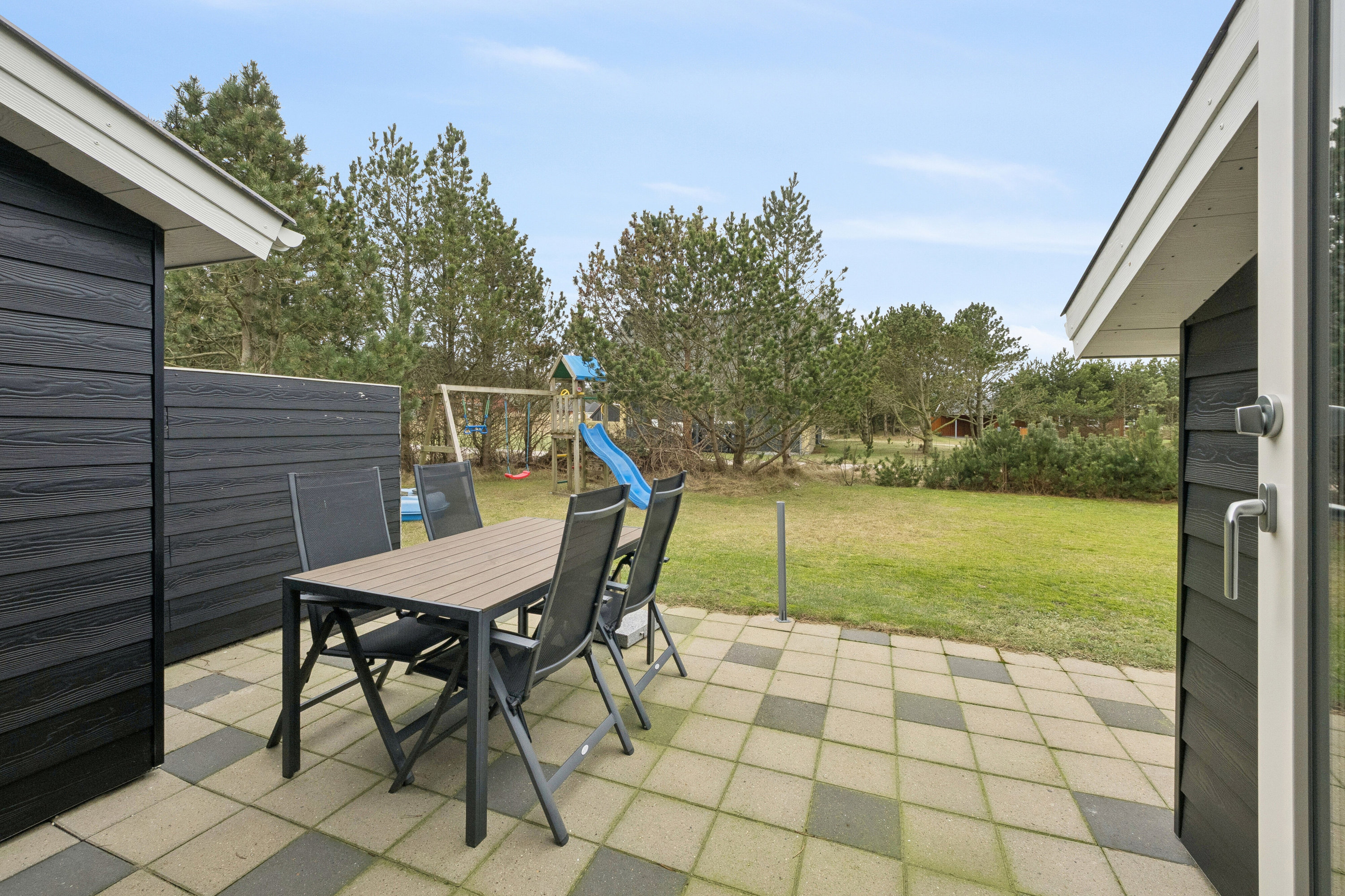 Fremhævet terrasse billede i fuldskærmstilstand. Billede af Klemsvej 26D, Vorupør, 7700 Thisted