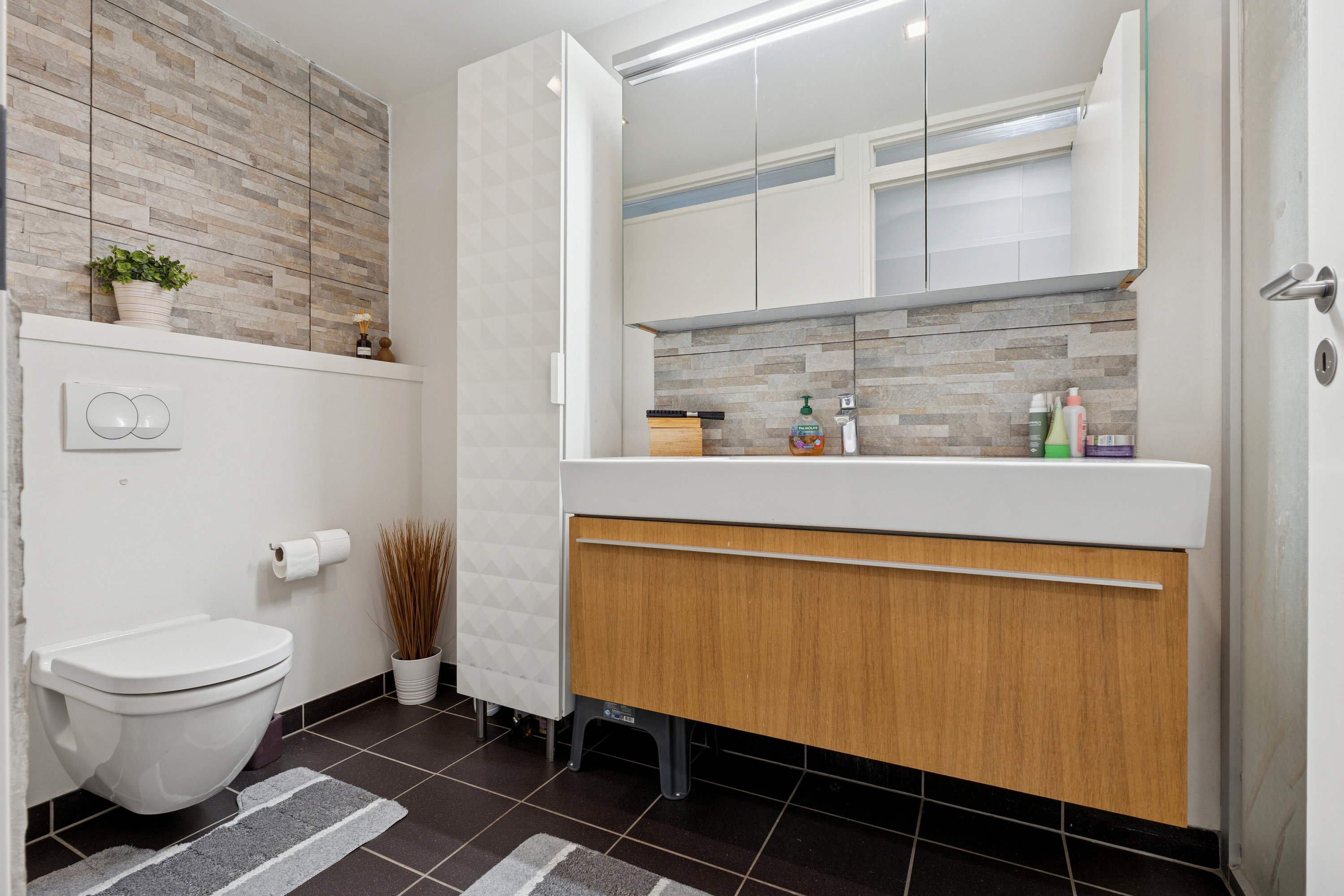 Fremhævet badeværelse billede i fuldskærmstilstand. Billede af Promenadebyen 2, 1. 1., 5000 Odense C