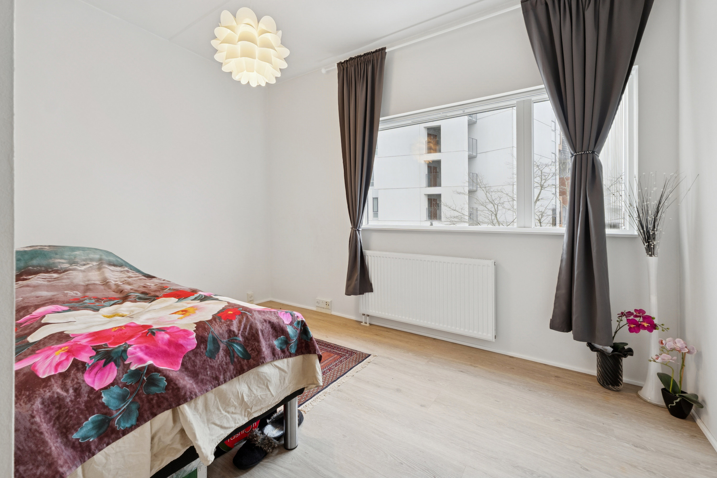 Fremhævet soveværelse billede i fuldskærmstilstand. Billede af Promenadebyen 2, 1. 1., 5000 Odense C