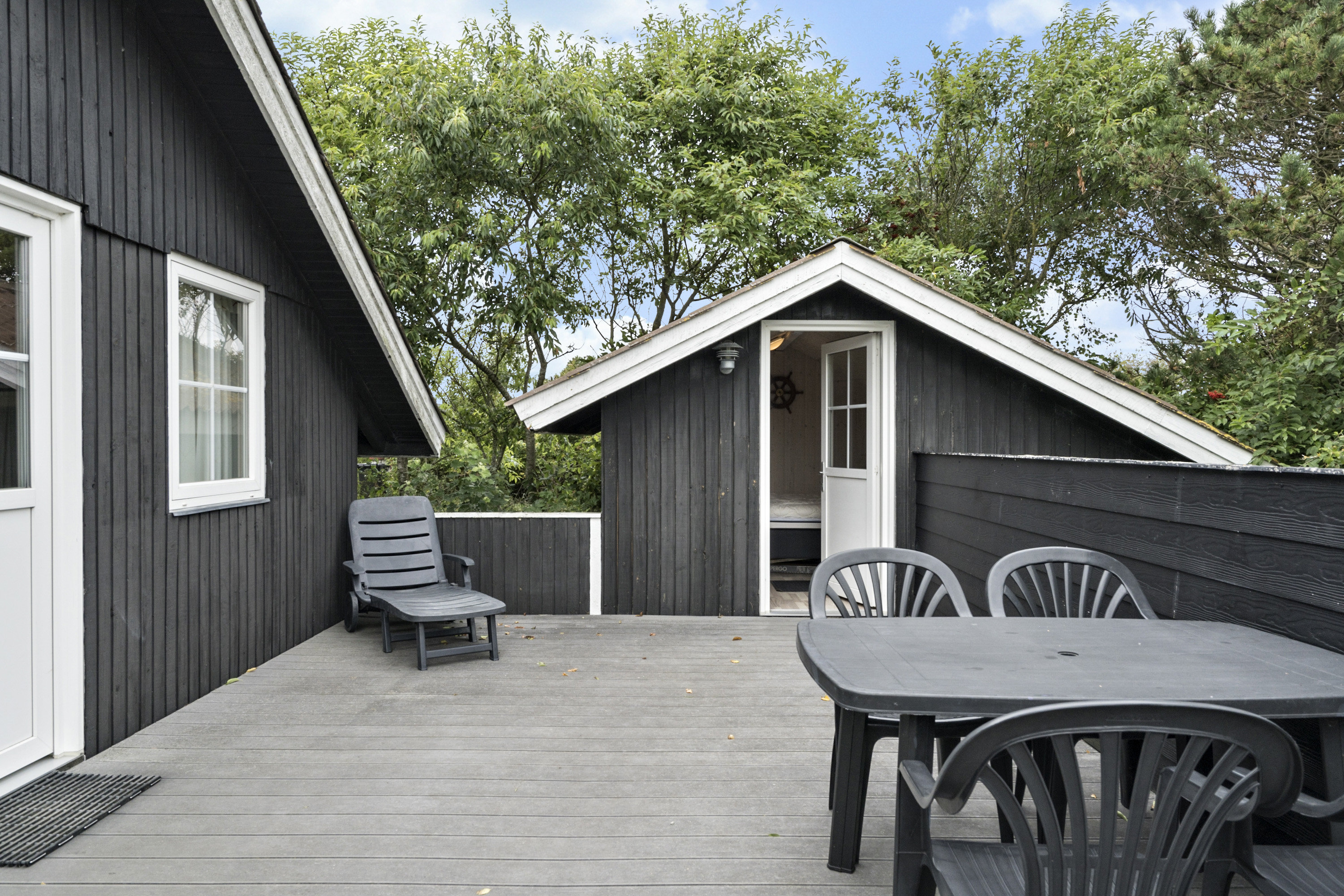 Fremhævet  billede i fuldskærmstilstand. Billede af Sigfred Jensens Vej 45, Bjerregaard, 6960 Hvide Sande