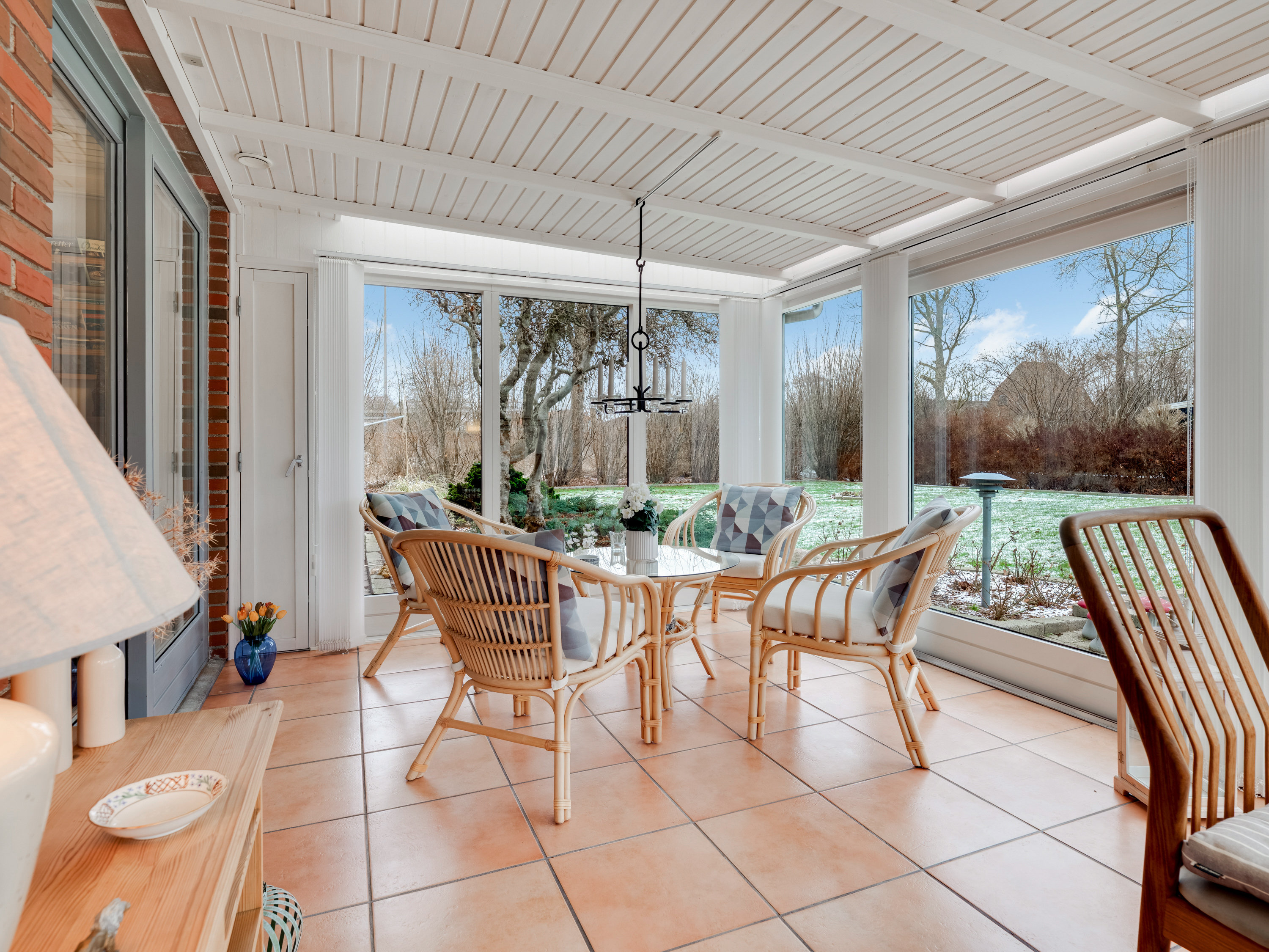 Fremhævet udestue billede i fuldskærmstilstand. Billede af Flintebjergvænget 5, Nr Broby, 5672 Broby