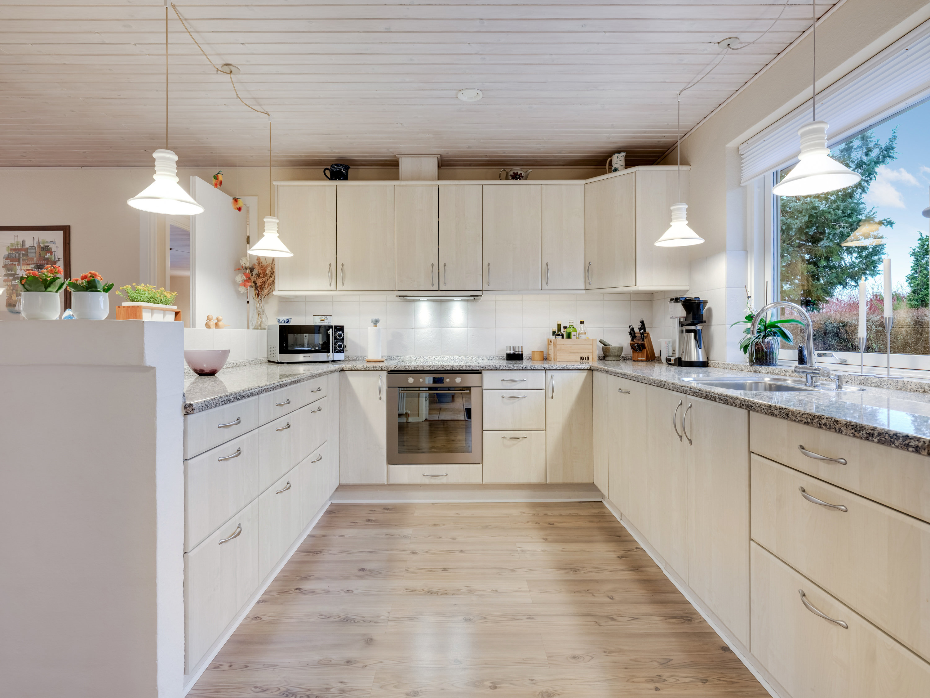 Fremhævet køkken billede i fuldskærmstilstand. Billede af Flintebjergvænget 5, Nr Broby, 5672 Broby