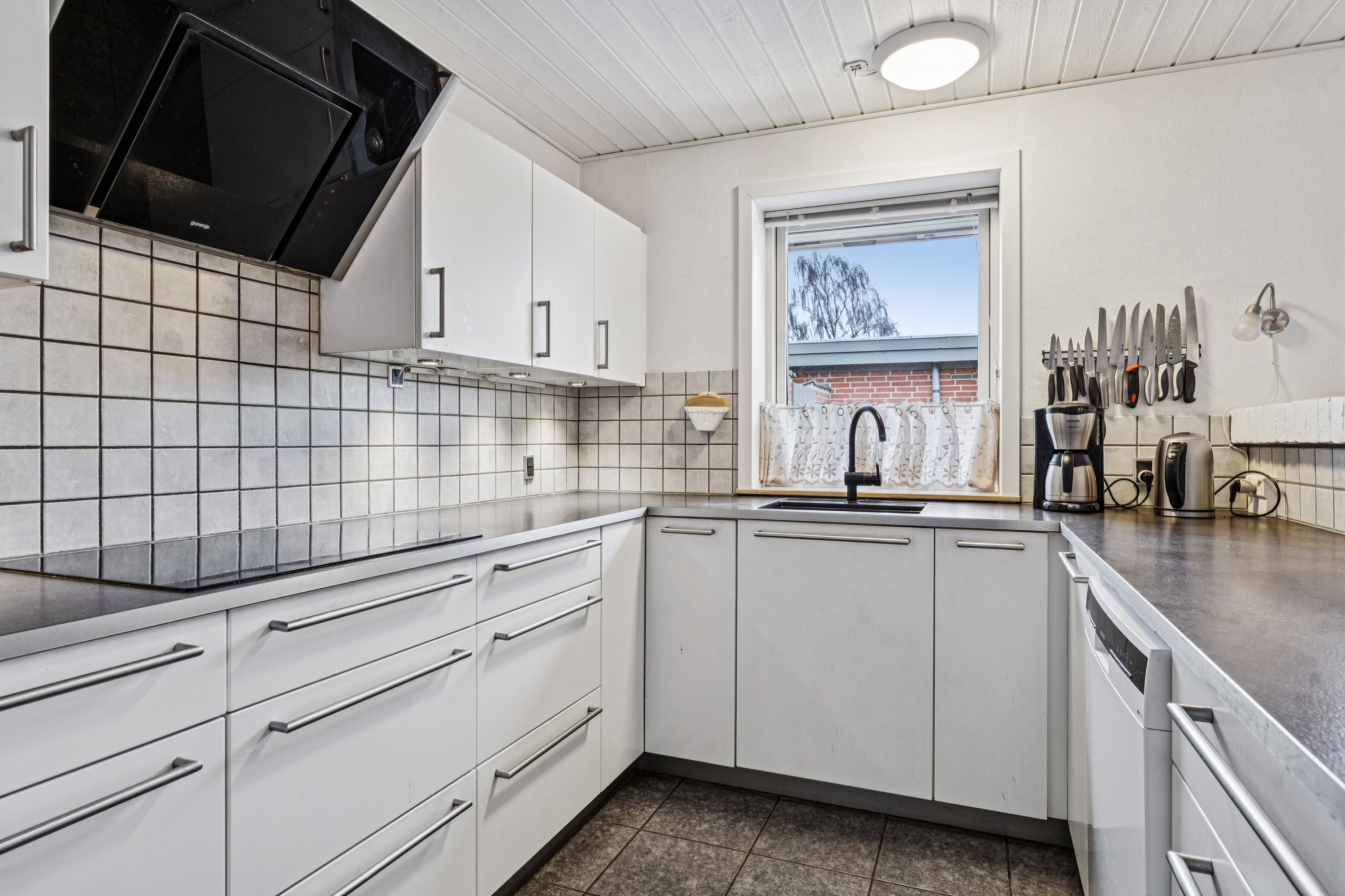 Fremhævet køkken billede i fuldskærmstilstand. Billede af Skærvegyden 15, 8723 Løsning