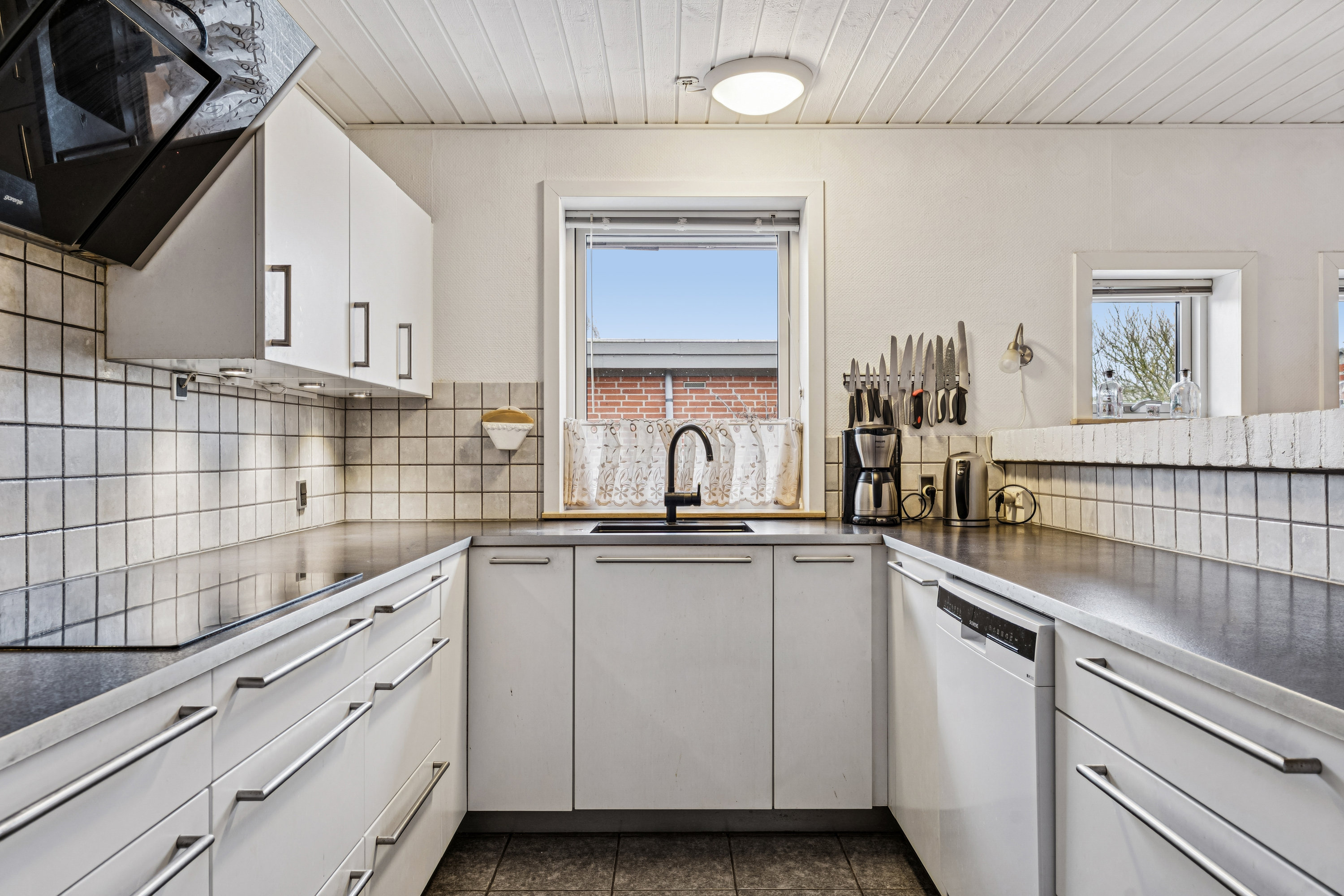 Fremhævet køkken billede i fuldskærmstilstand. Billede af Skærvegyden 15, 8723 Løsning