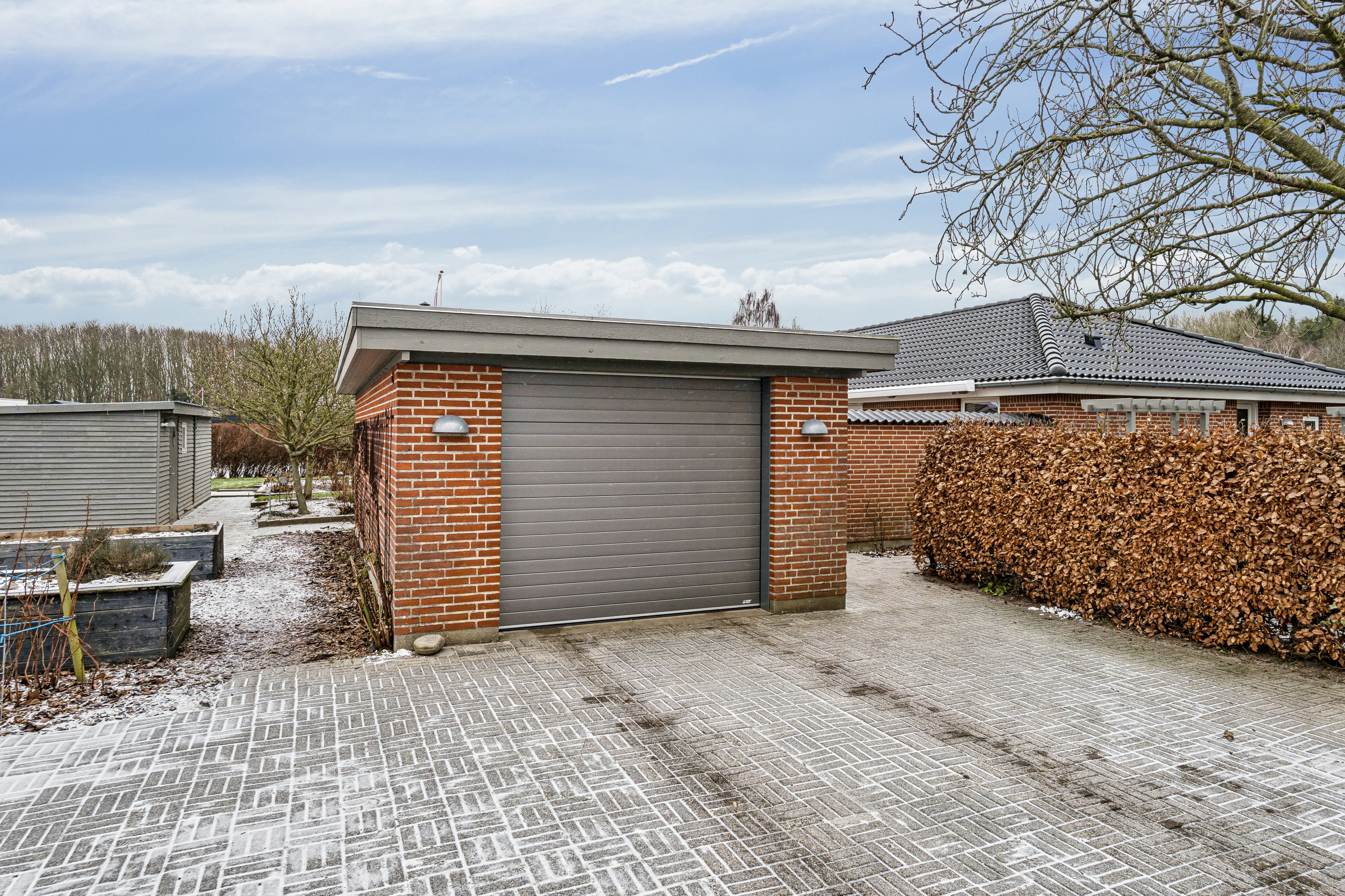 Fremhævet garage billede i fuldskærmstilstand. Billede af Skærvegyden 15, 8723 Løsning