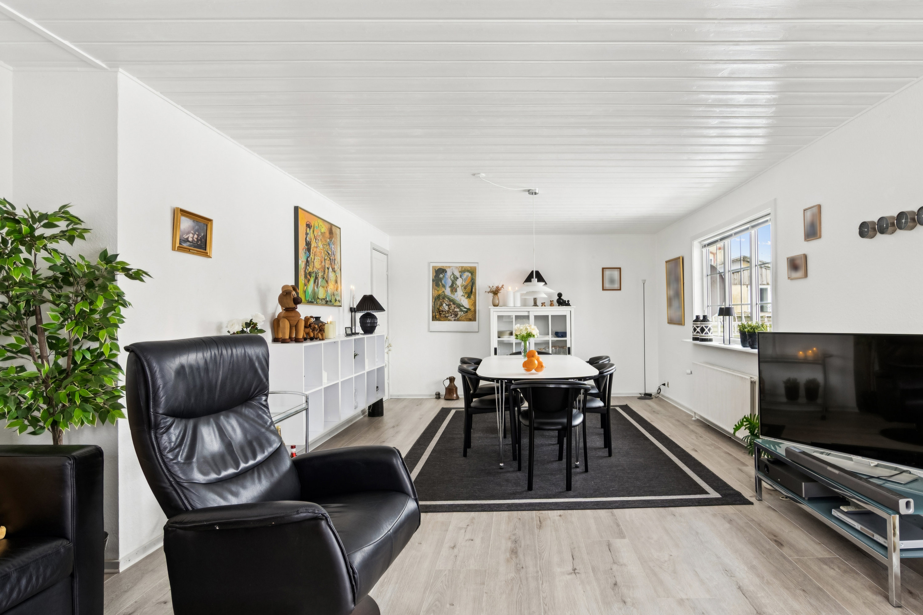 Fremhævet stue billede i fuldskærmstilstand. Billede af Meyerstoft 13, Kværs, 6300 Gråsten