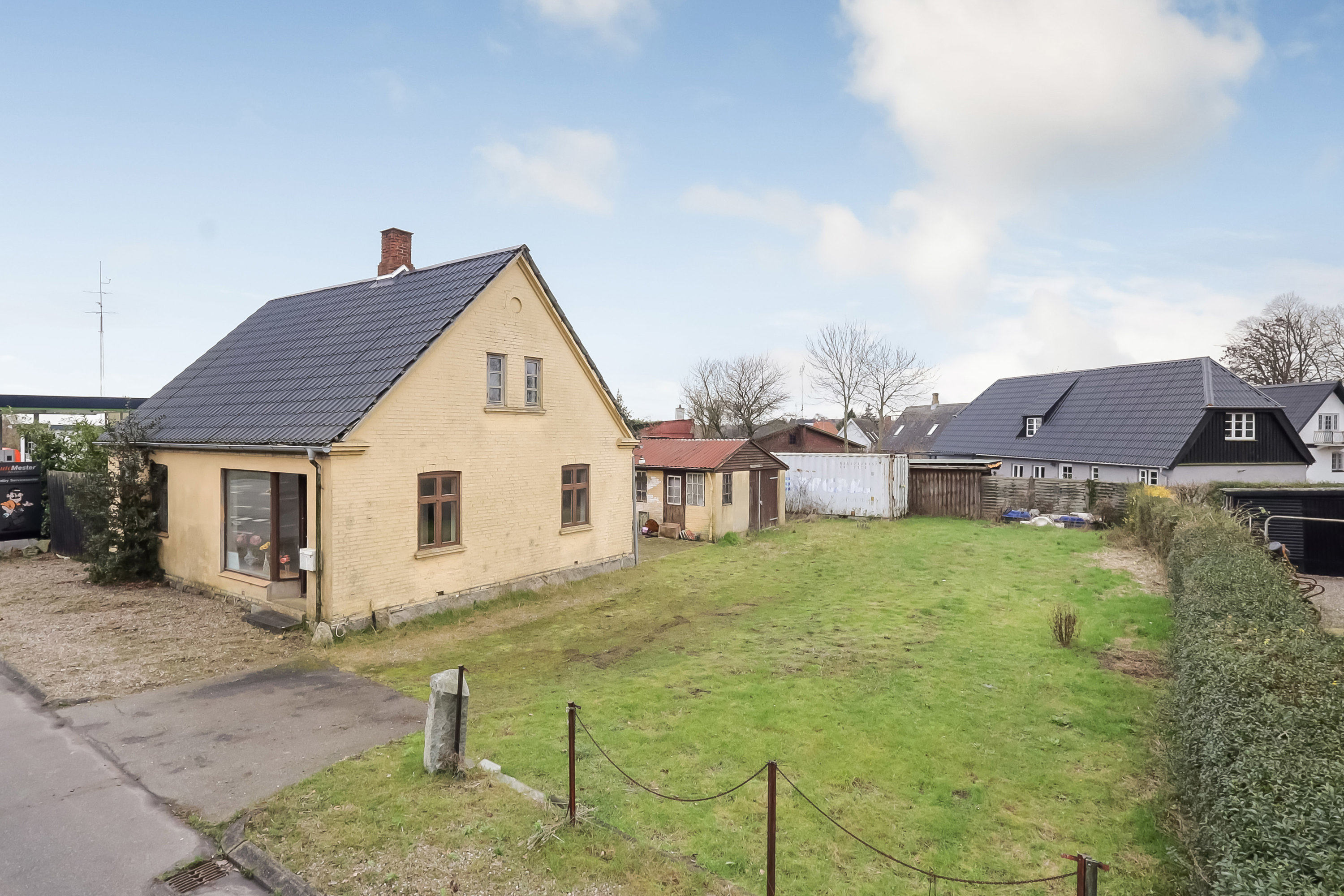 Miniaturebillede 1: ejendommen. Billede af Sundbrovej 104, 5700 Svendborg