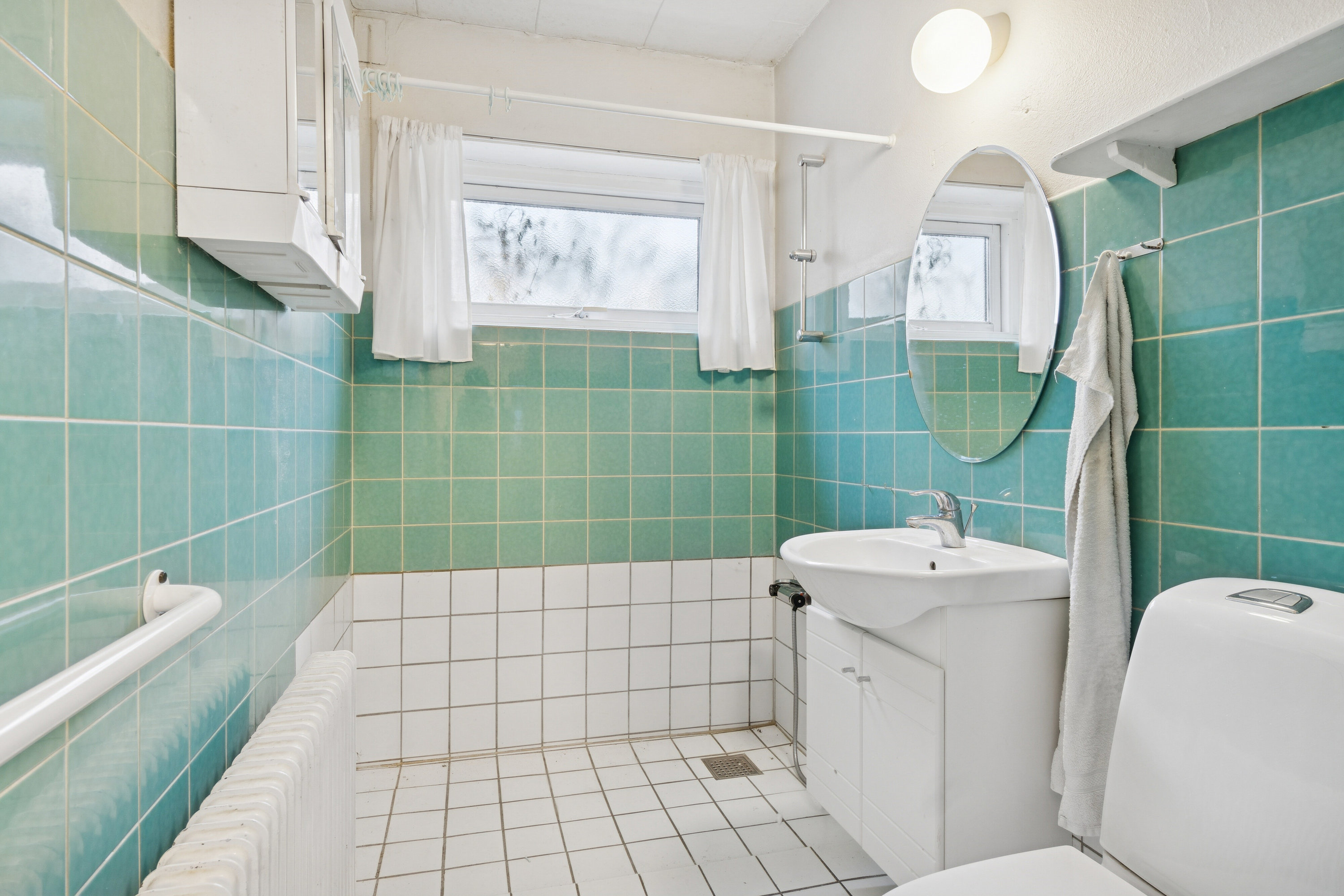 Fremhævet badeværelse billede i fuldskærmstilstand. Billede af Præstevænget 13, 6040 Egtved