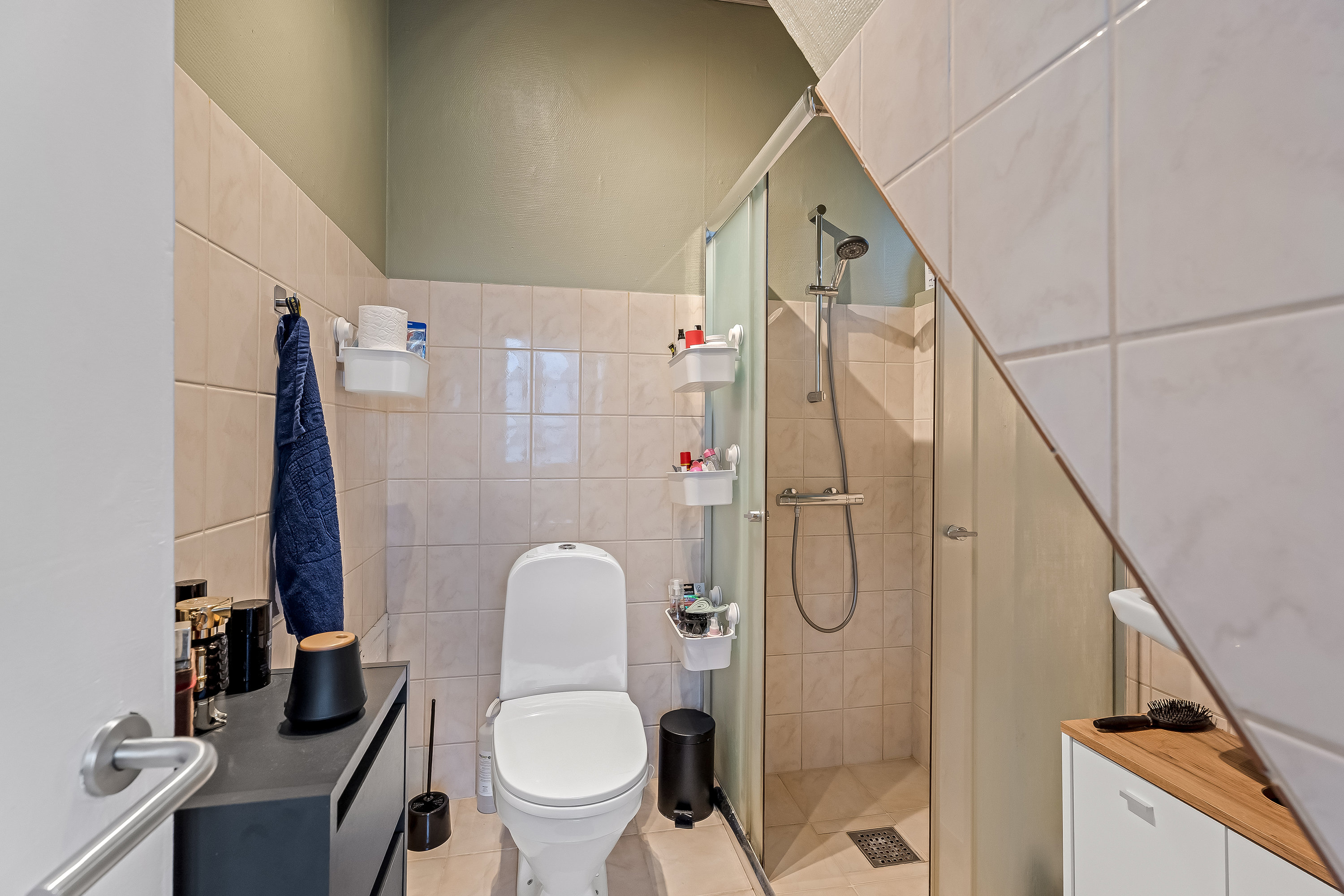 Miniaturebillede 1: badeværelse. Billede af Engvej 9, 4900 Nakskov