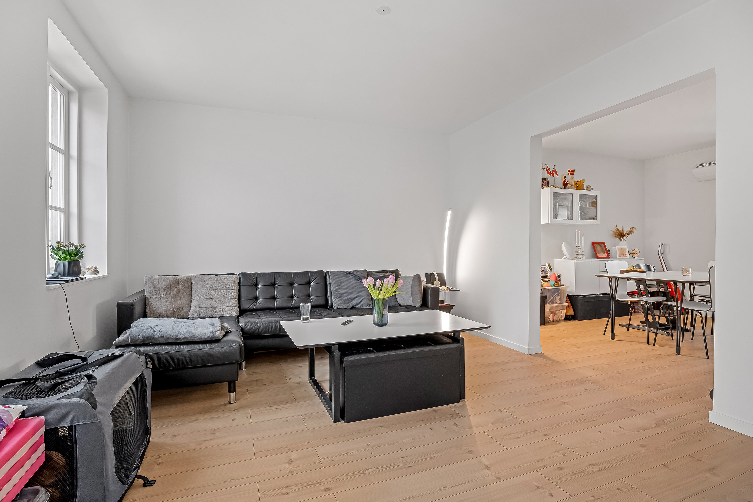 Fremhævet stue billede i fuldskærmstilstand. Billede af Engvej 9, 4900 Nakskov