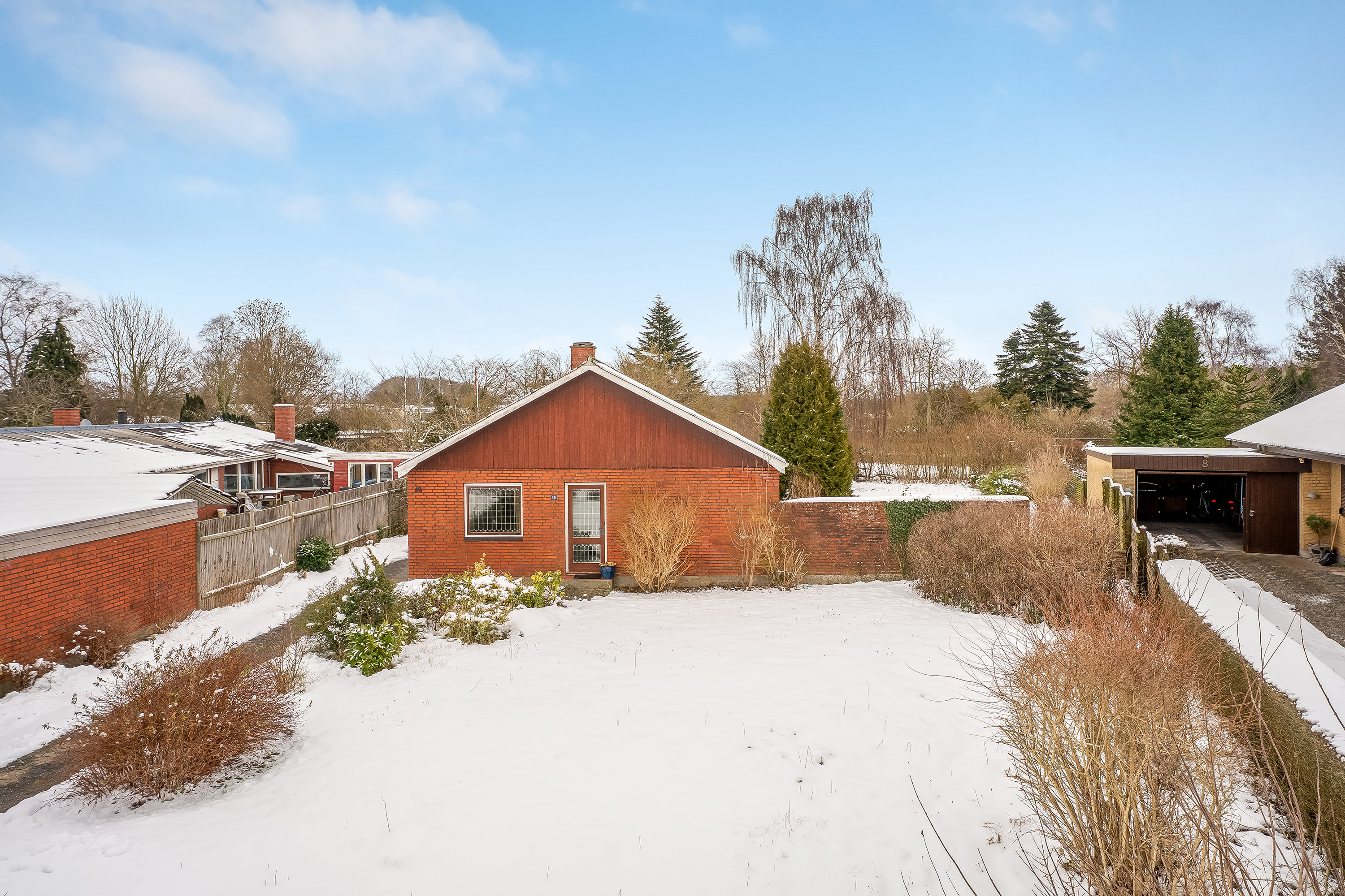 Fremhævet facade billede i fuldskærmstilstand. Billede af Møllemarksvej 10, 4900 Nakskov