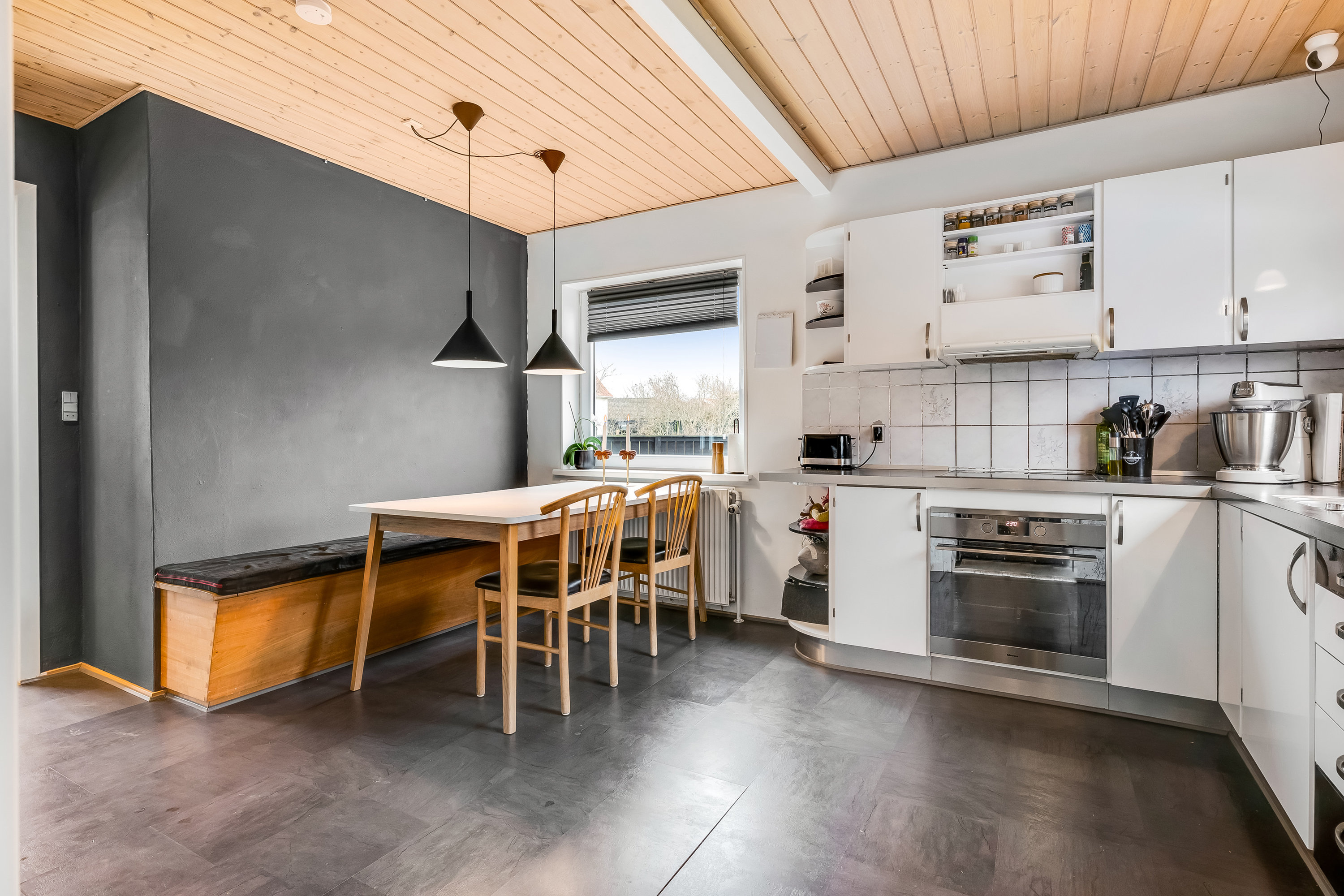 Fremhævet køkken billede i fuldskærmstilstand. Billede af Nørregade 49, 6960 Hvide Sande