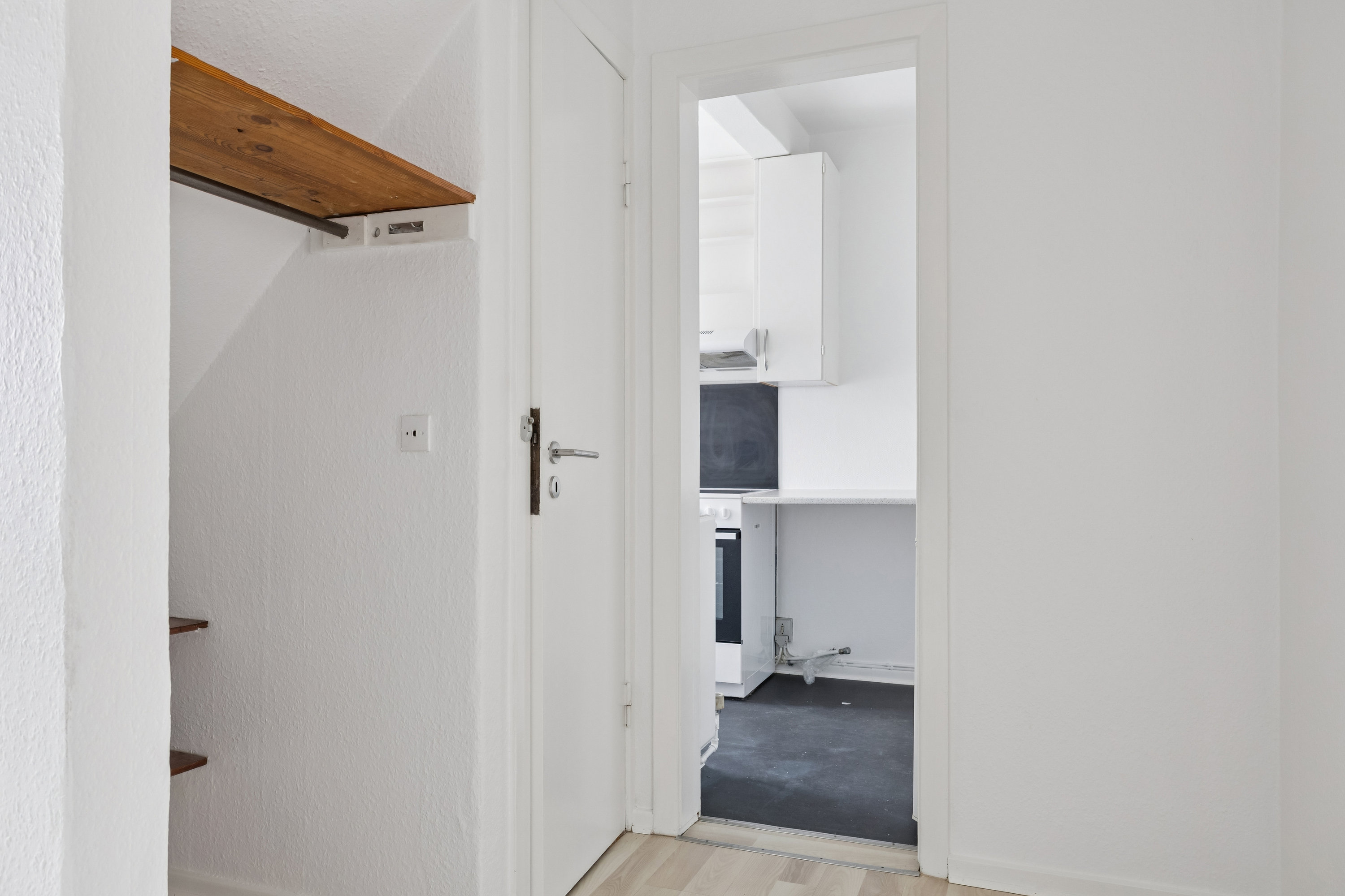 Fremhævet gang billede i fuldskærmstilstand. Billede af Njalsvej 29, Højstrup, 5210 Odense NV