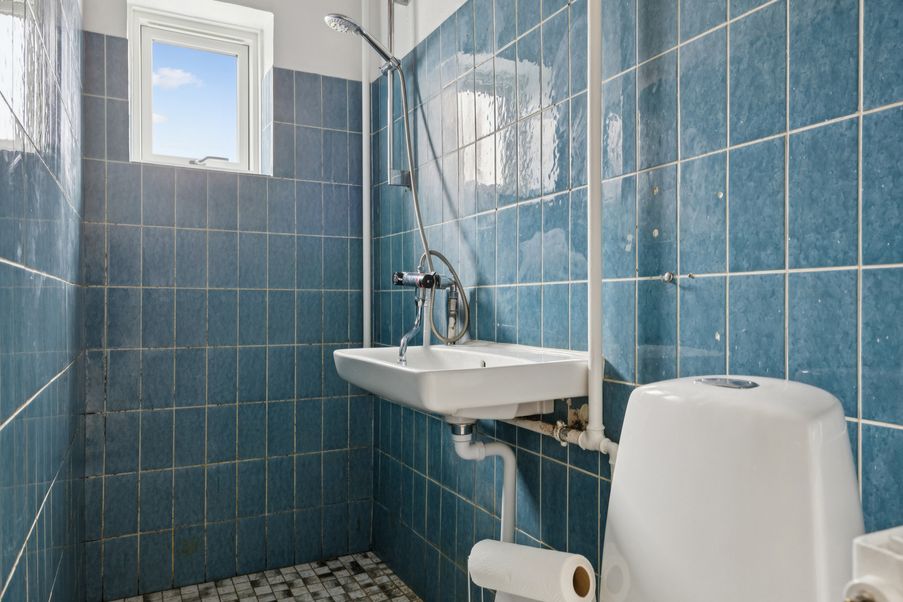 Fremhævet badeværelse billede i fuldskærmstilstand. Billede af Njalsvej 29, Højstrup, 5210 Odense NV