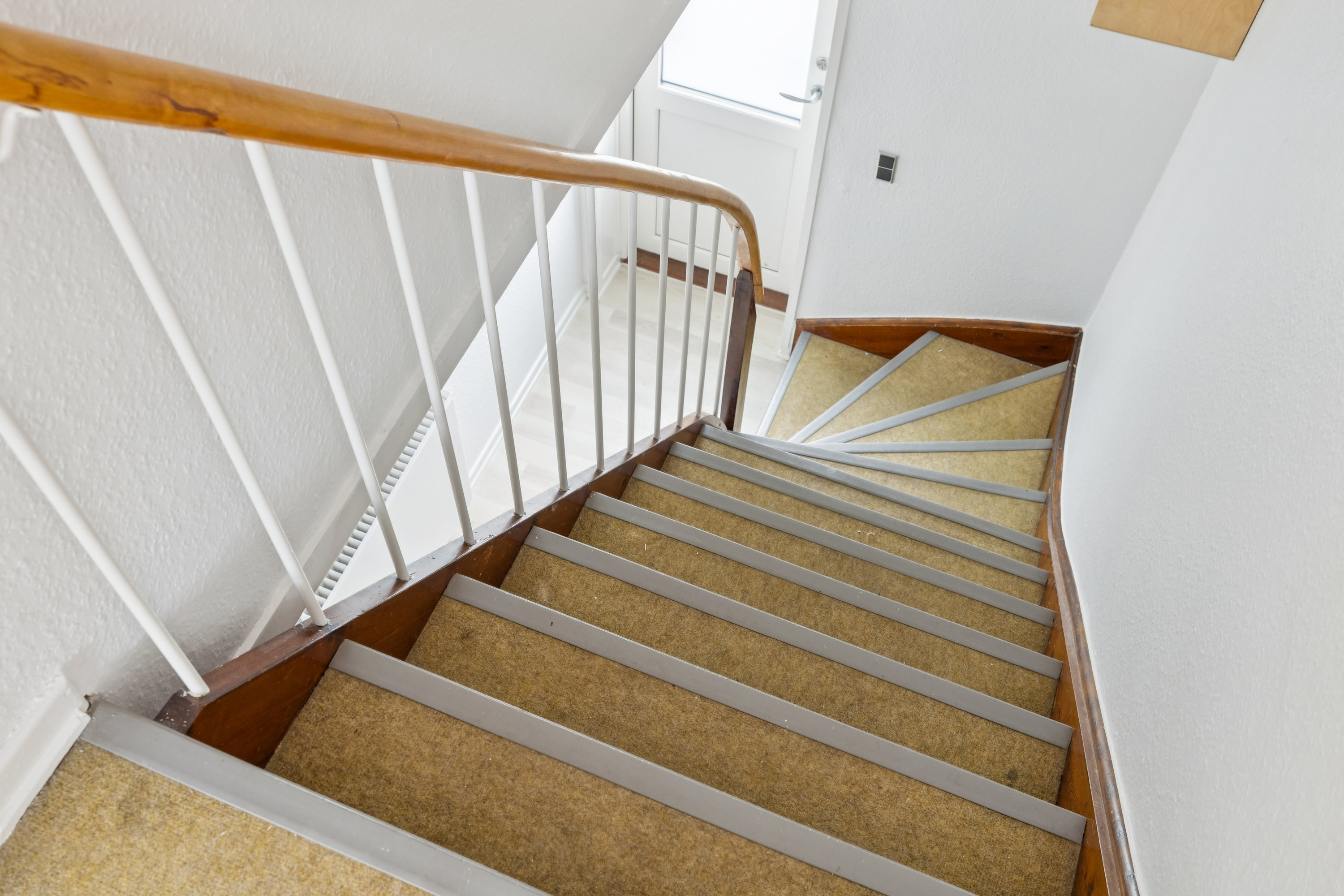 Fremhævet trappe billede i fuldskærmstilstand. Billede af Njalsvej 29, Højstrup, 5210 Odense NV