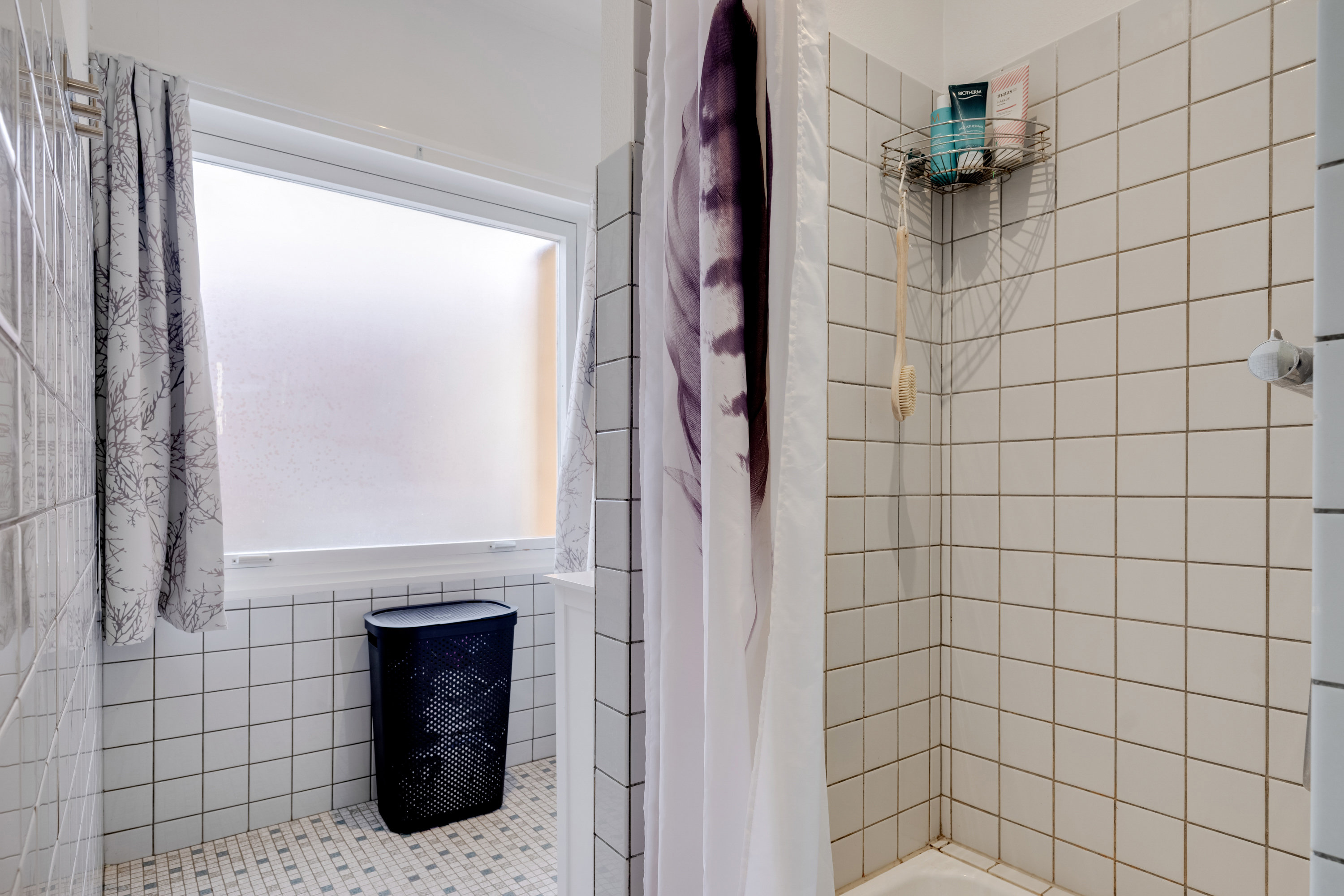 Fremhævet badeværelse billede i fuldskærmstilstand. Billede af Nyenstad 17, 5800 Nyborg