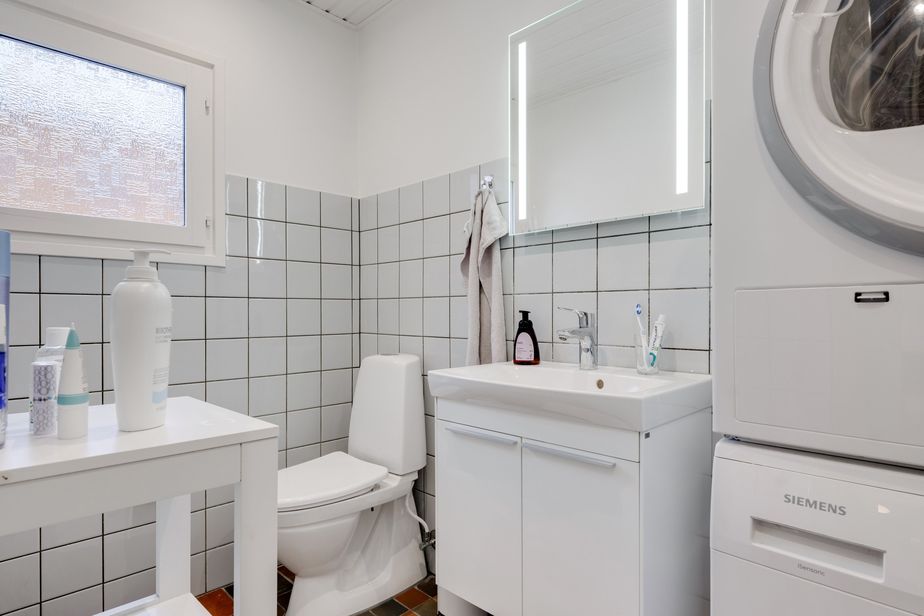 Fremhævet toilet billede i fuldskærmstilstand. Billede af Nyenstad 17, 5800 Nyborg