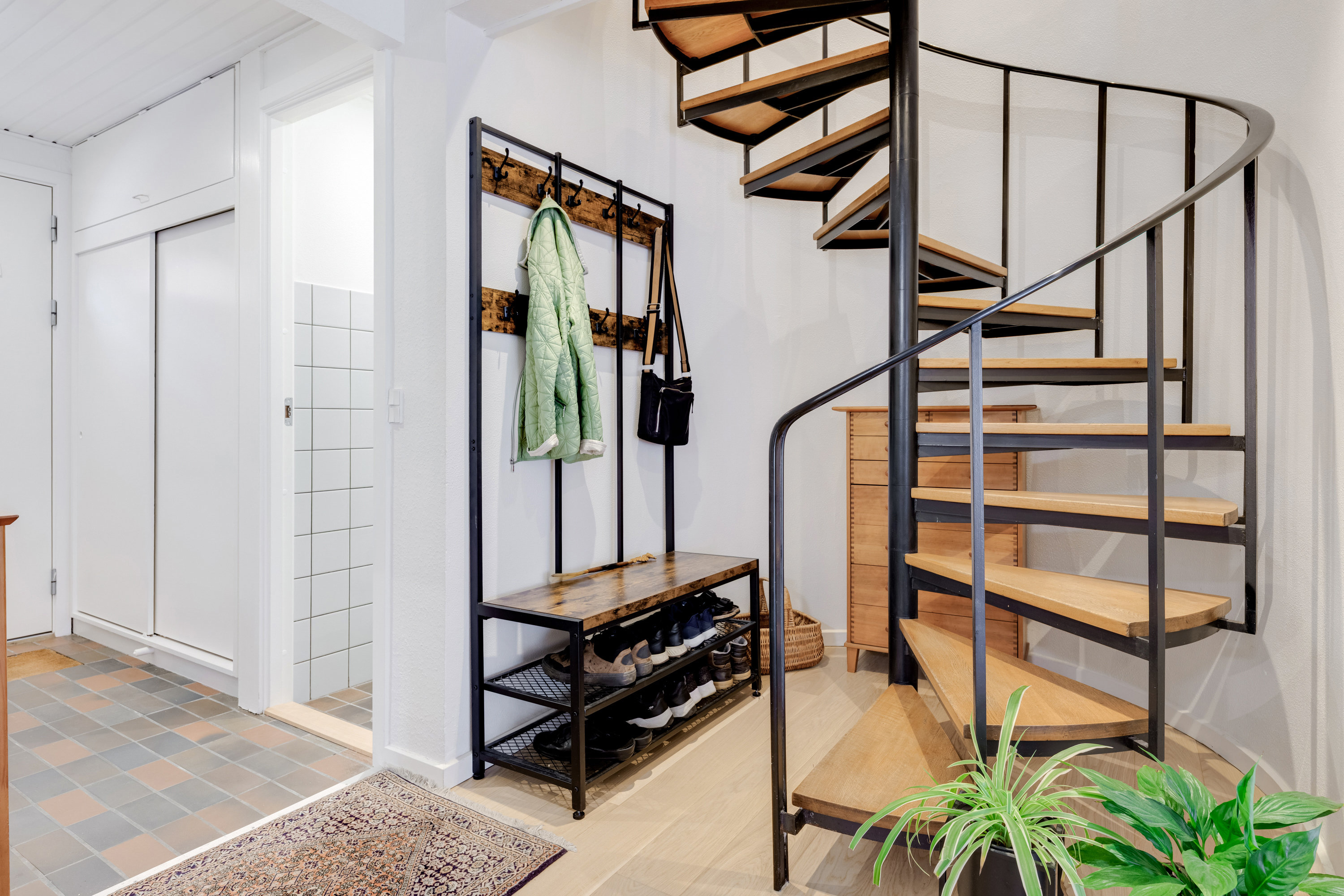 Fremhævet trappe billede i fuldskærmstilstand. Billede af Nyenstad 17, 5800 Nyborg