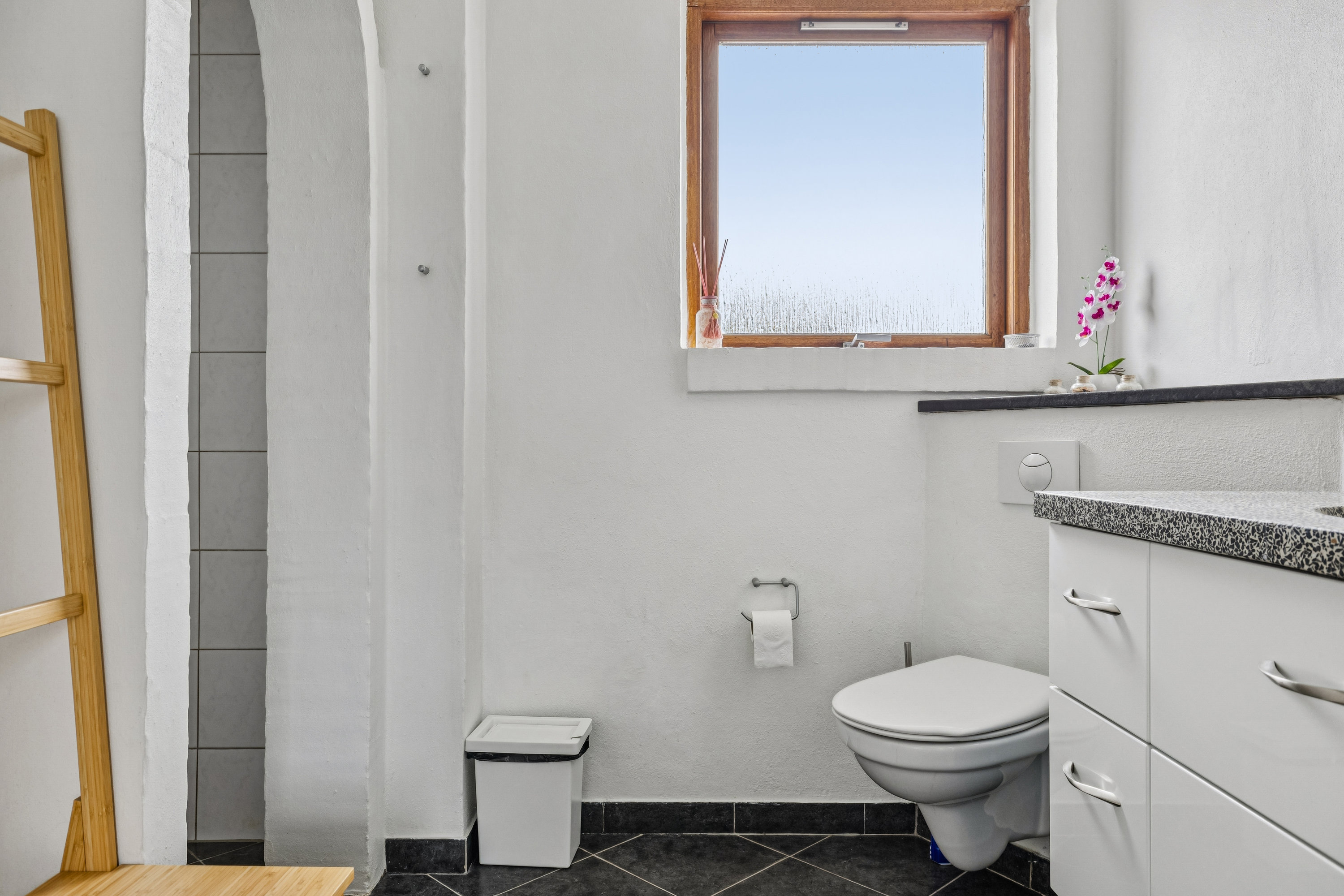 Fremhævet badeværelse billede i fuldskærmstilstand. Billede af Rugvænget 19, Skallebølle, 5492 Vissenbjerg