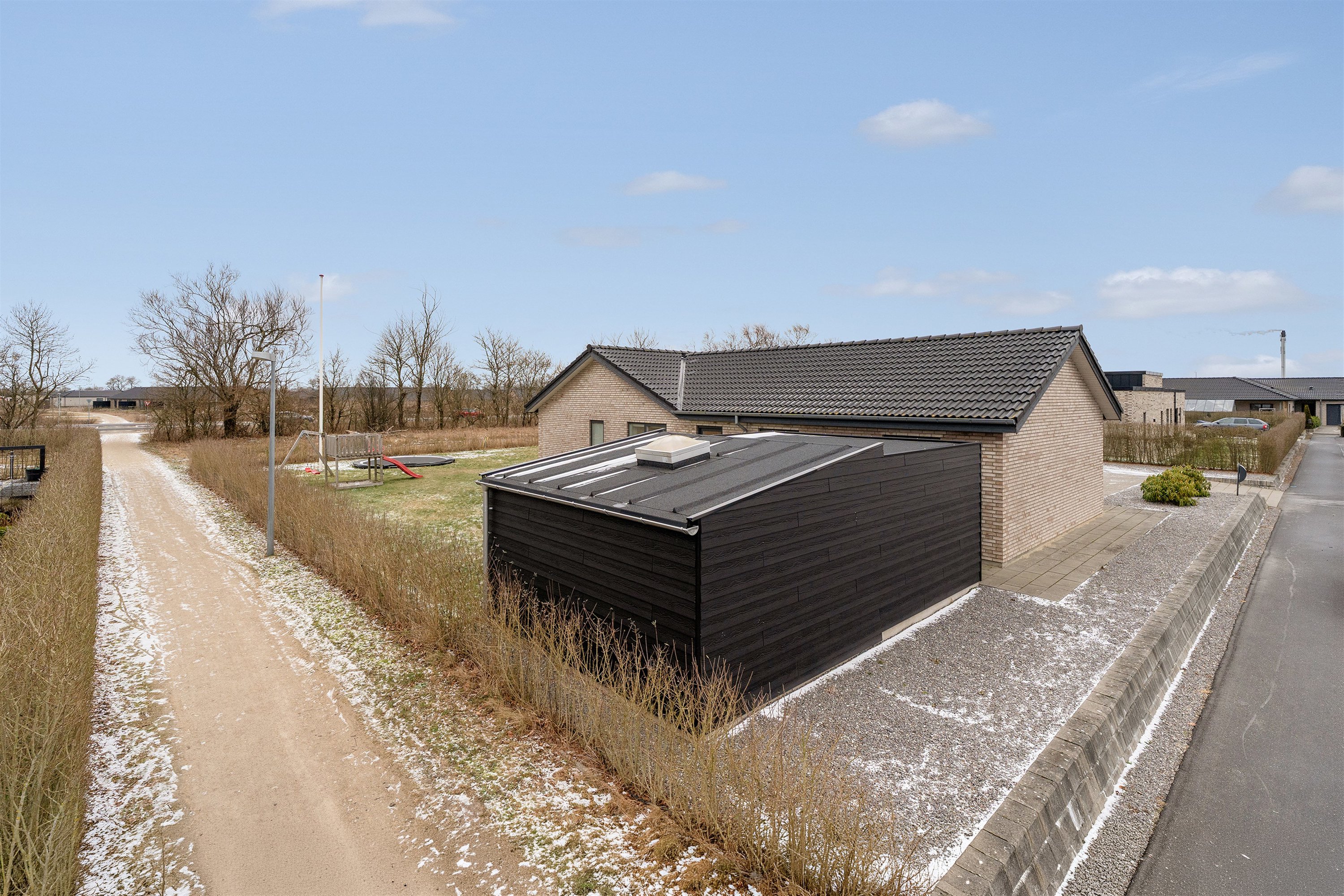 Fremhævet ejendommen billede i fuldskærmstilstand. Billede af Bænkebideren 8, 7190 Billund